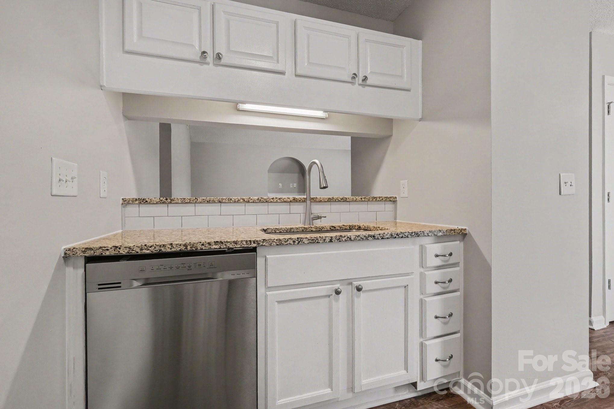 4104 Canyon Creek Lane — Charlotte
