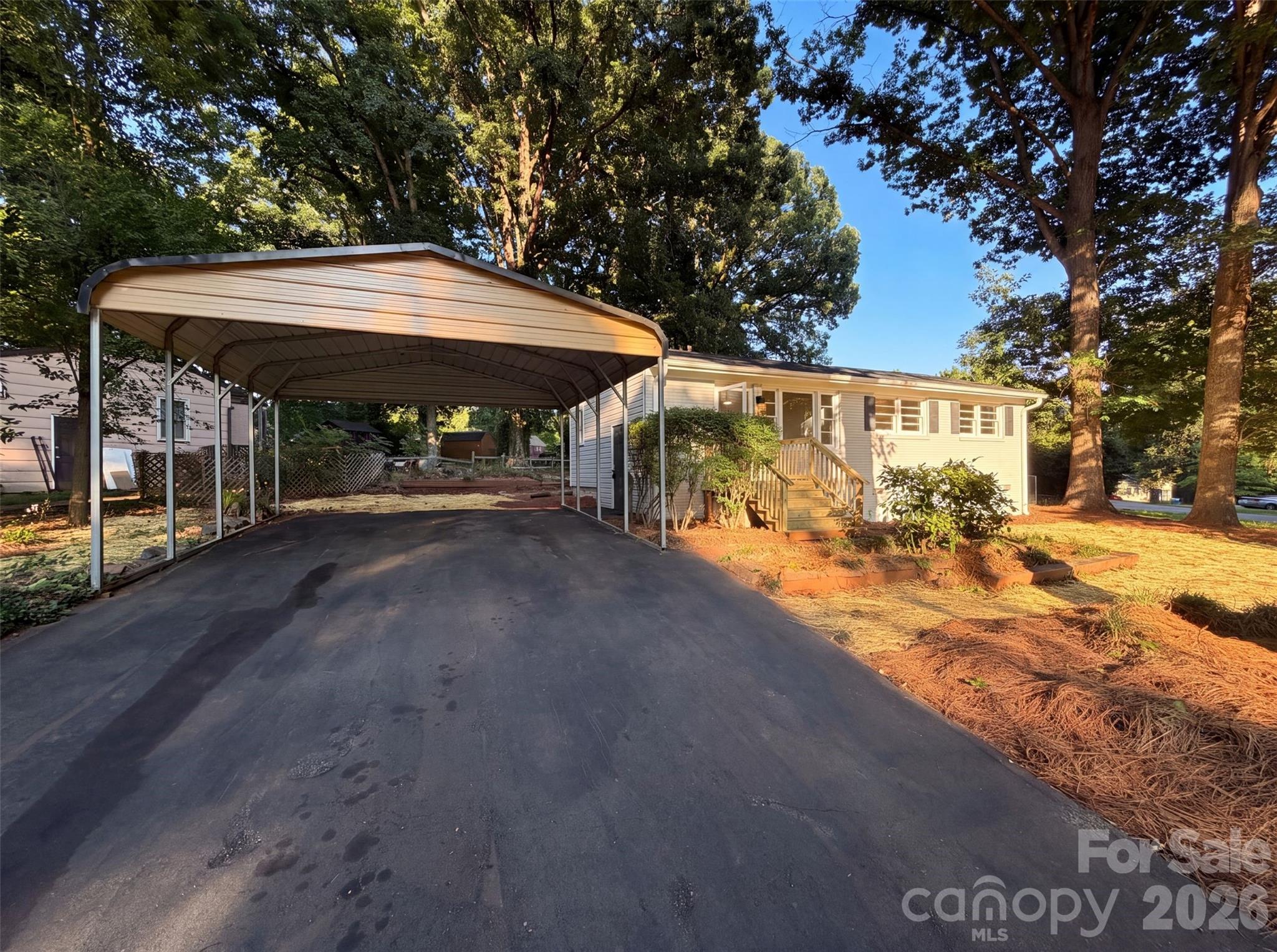 1933 Choyce Circle — Charlotte