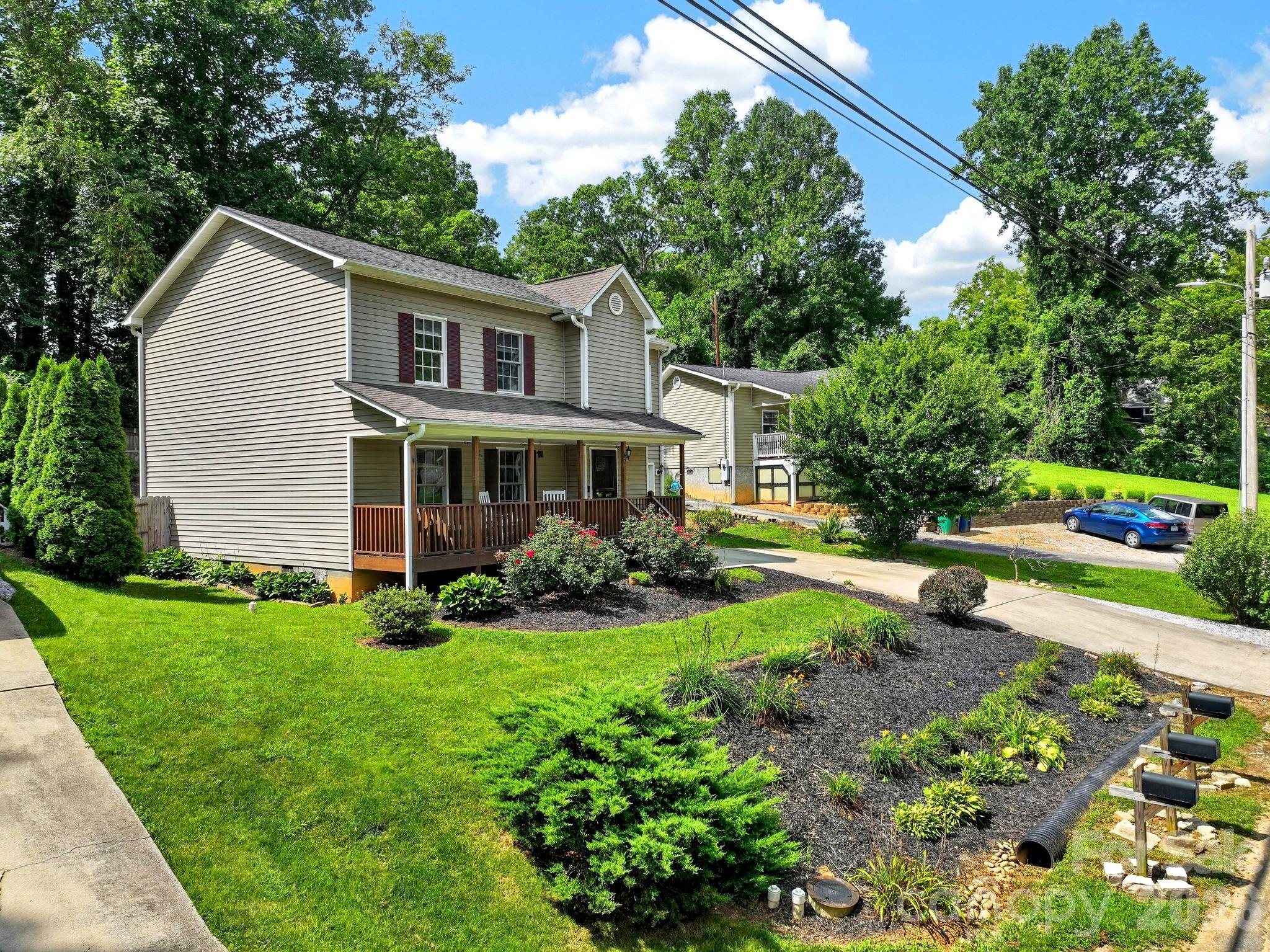 47 Royal Oaks Road — Arden