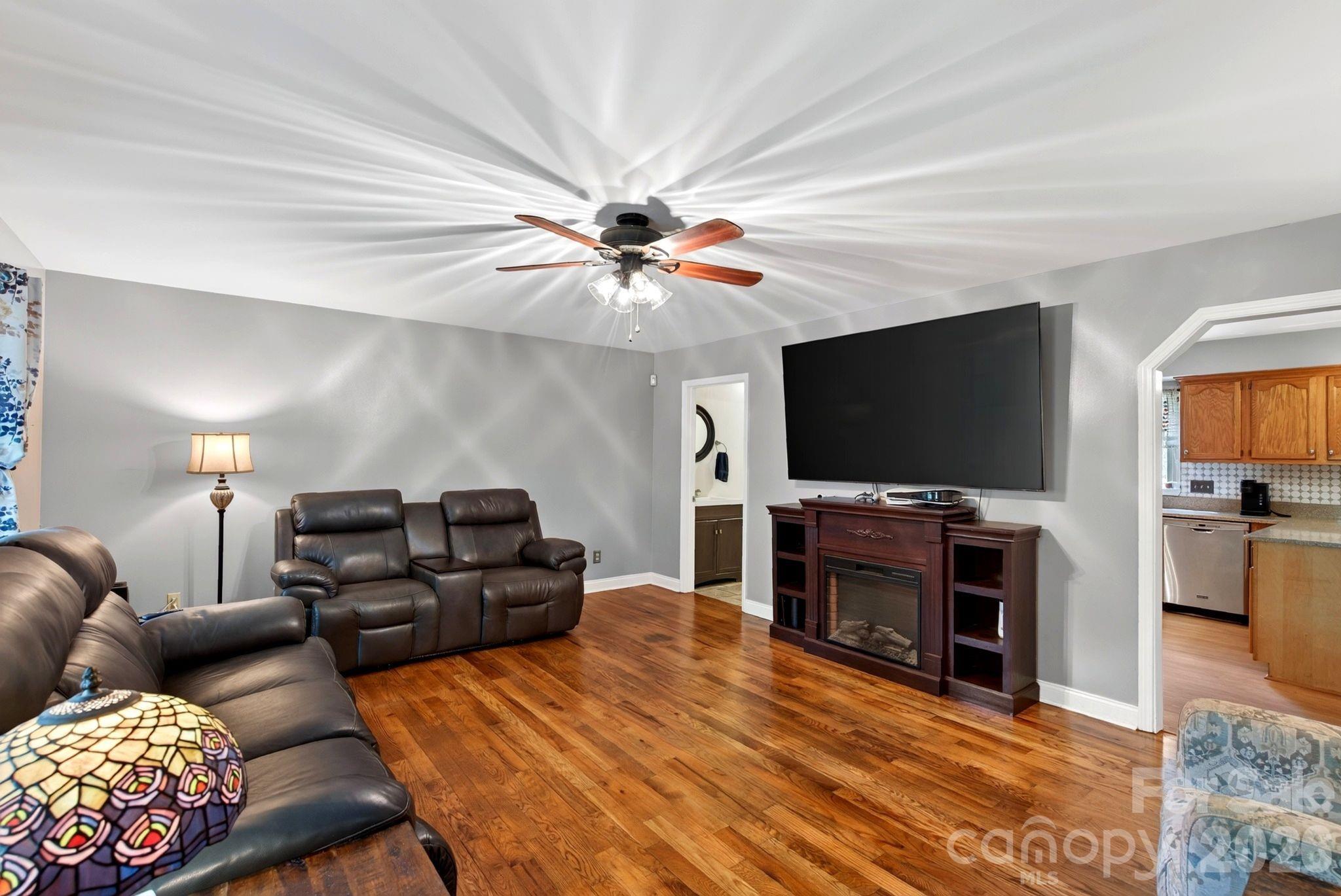 47 Royal Oaks Road — Arden