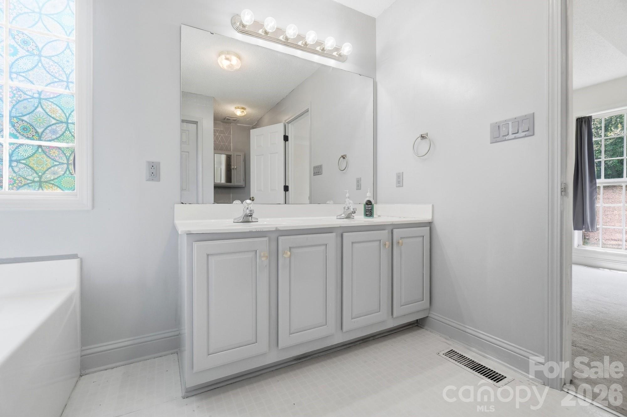 3405 Continental Drive — Monroe
