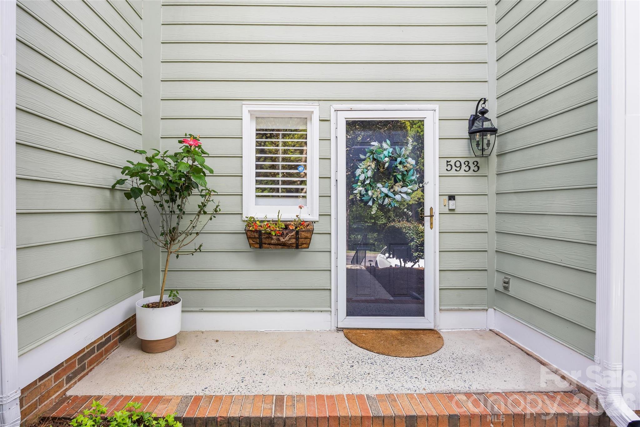 5933 Fitzwilliams Lane — Charlotte