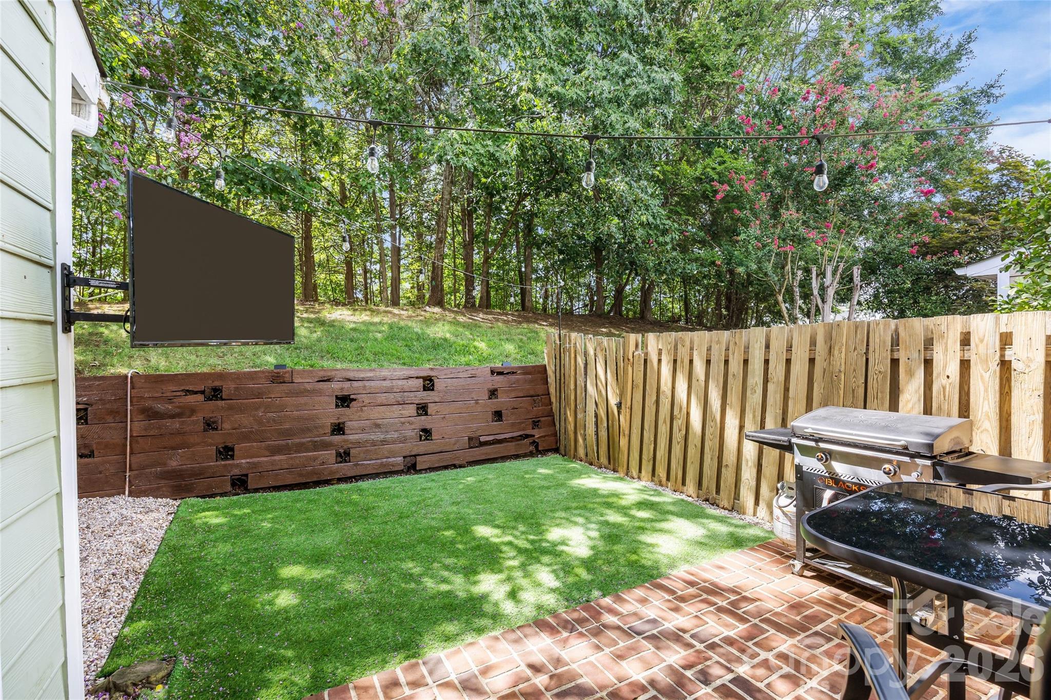 5933 Fitzwilliams Lane — Charlotte