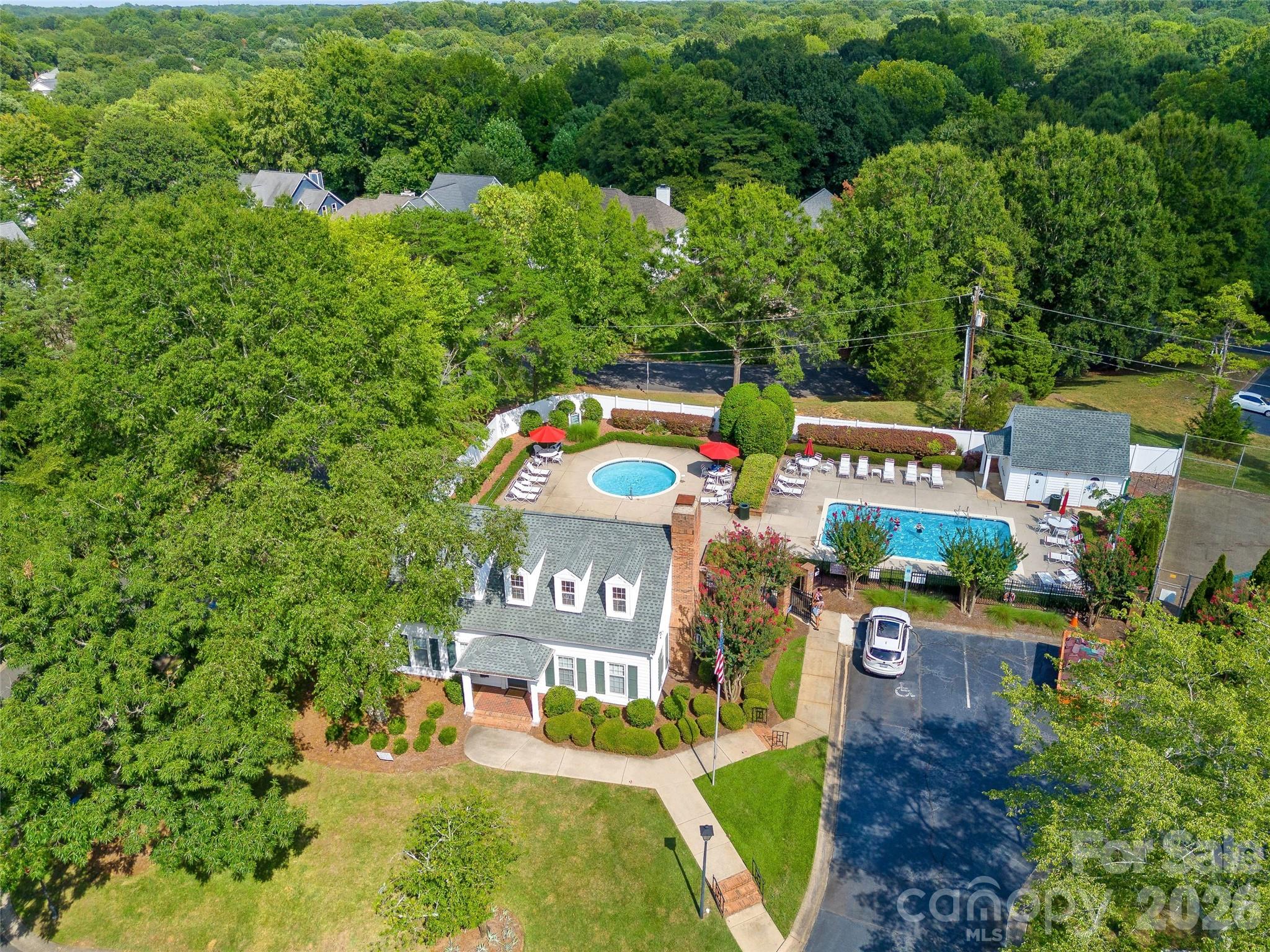 5933 Fitzwilliams Lane — Charlotte