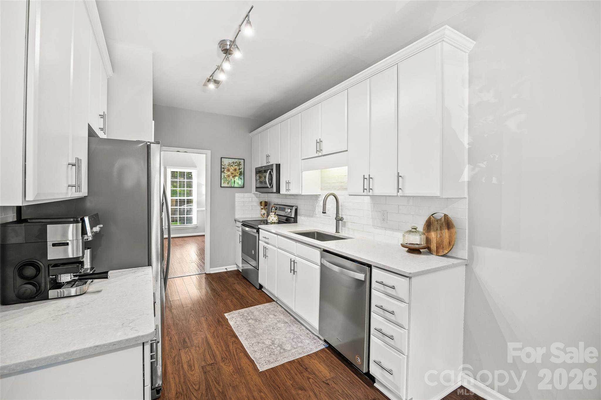 5933 Fitzwilliams Lane — Charlotte
