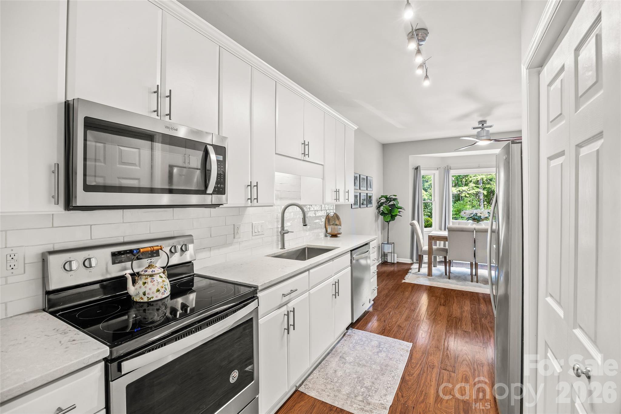 5933 Fitzwilliams Lane — Charlotte