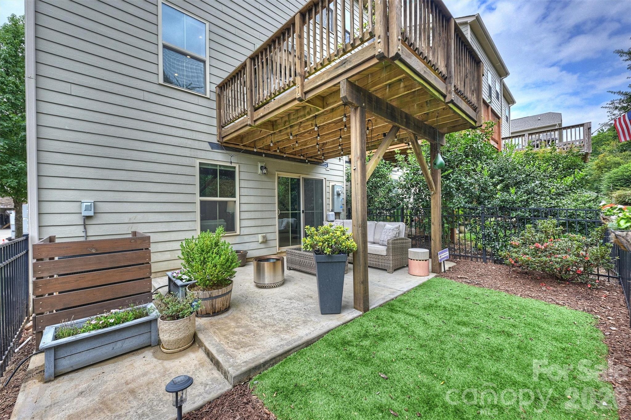 1940 Catkin Lane — Charlotte