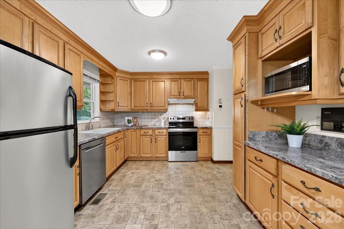5000 Cedar Forest Drive — Charlotte