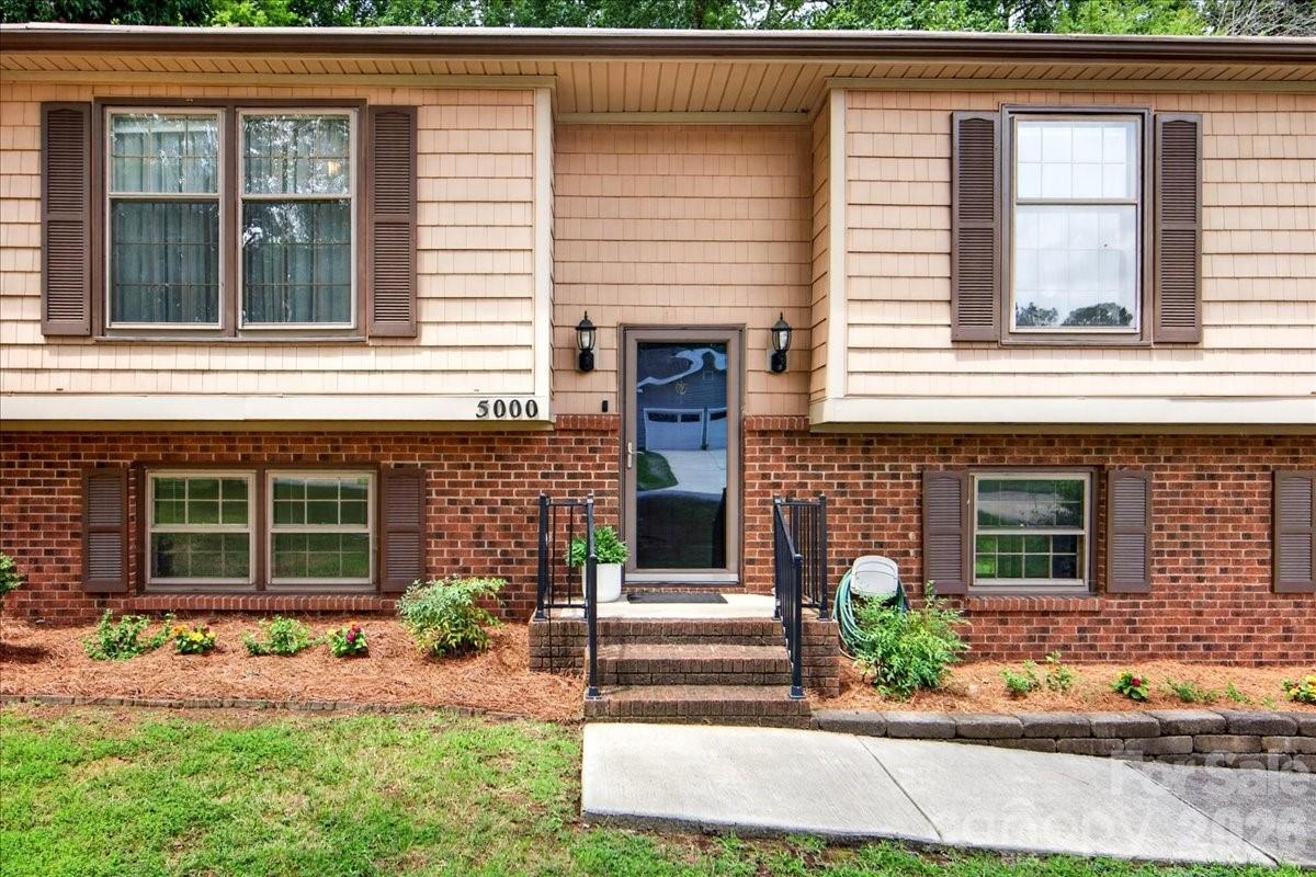 5000 Cedar Forest Drive — Charlotte