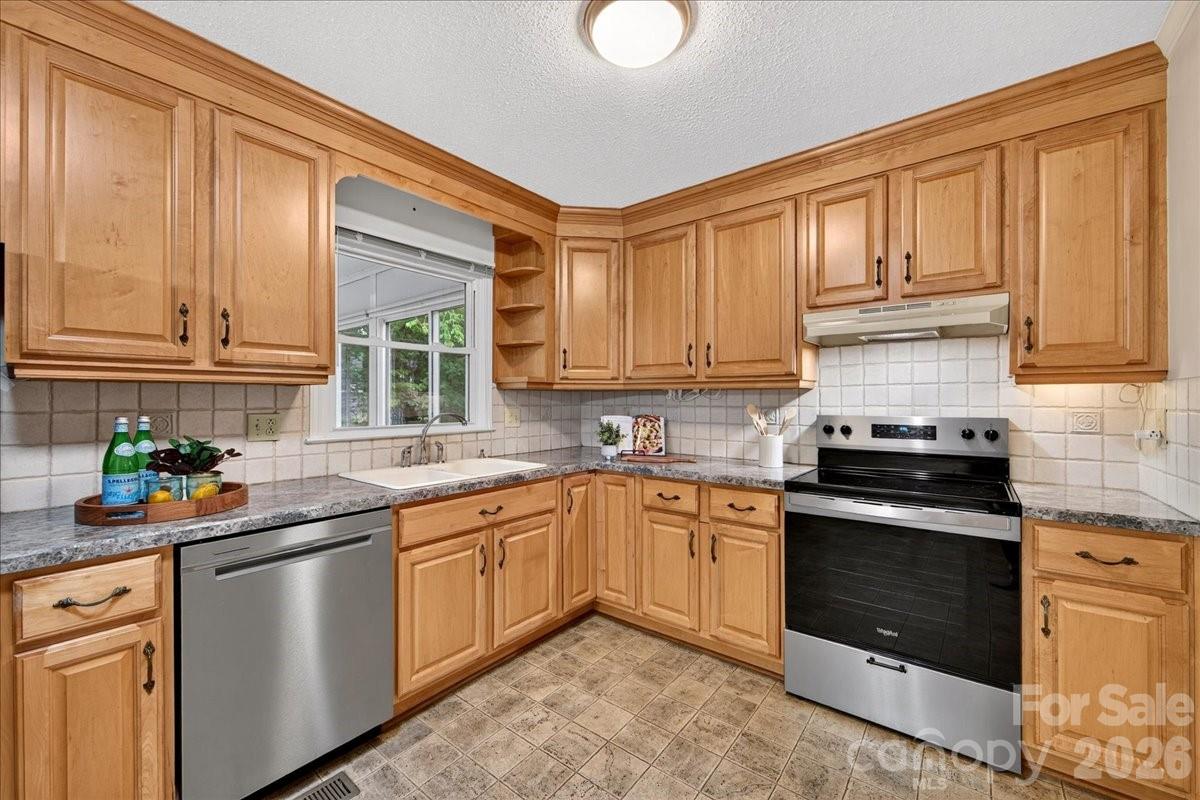 5000 Cedar Forest Drive — Charlotte