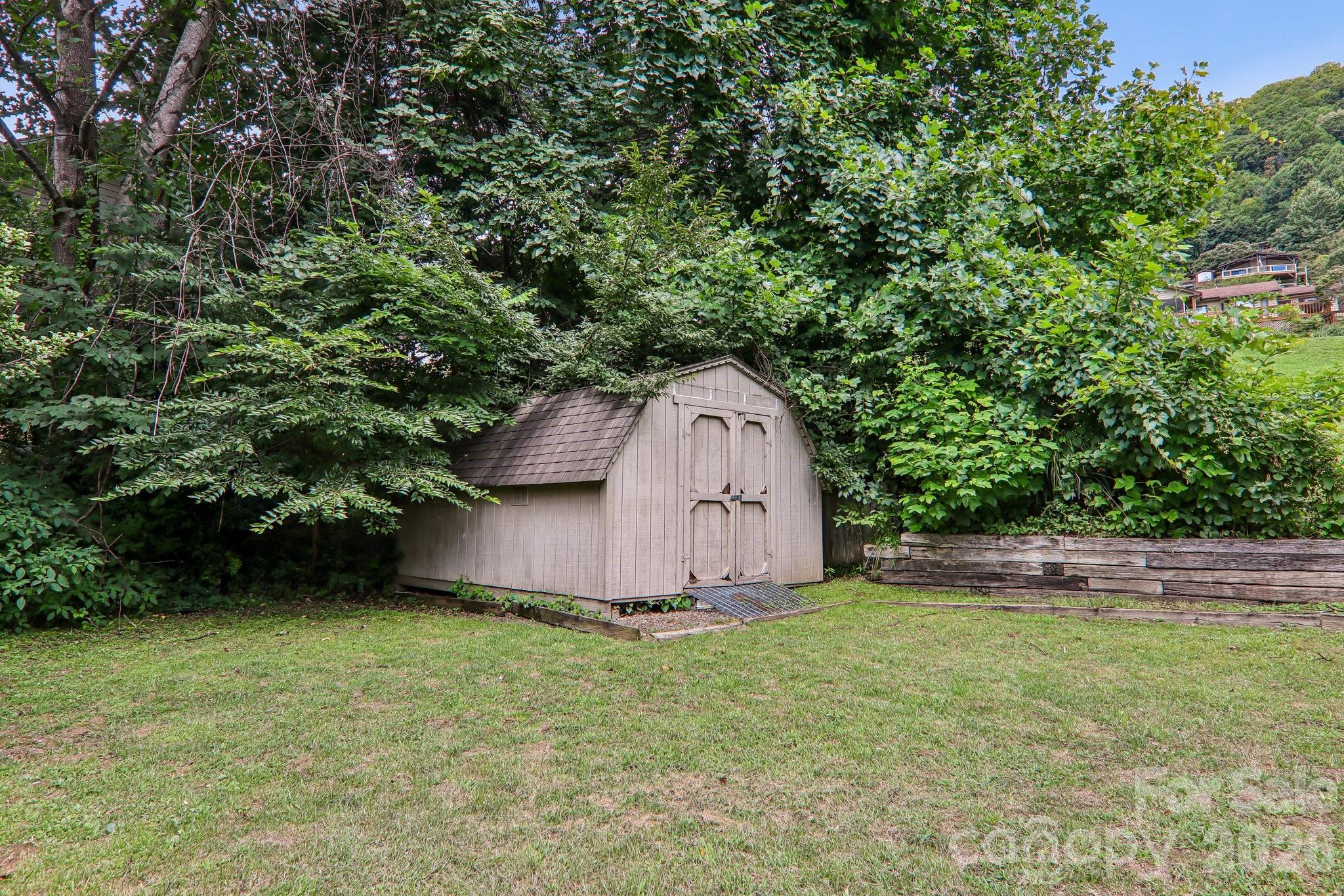 169 Highview Drive — Maggie Valley