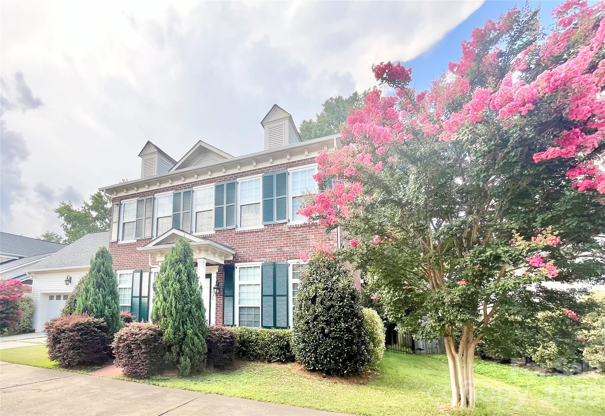 1025 N Sharon Amity Road — Charlotte