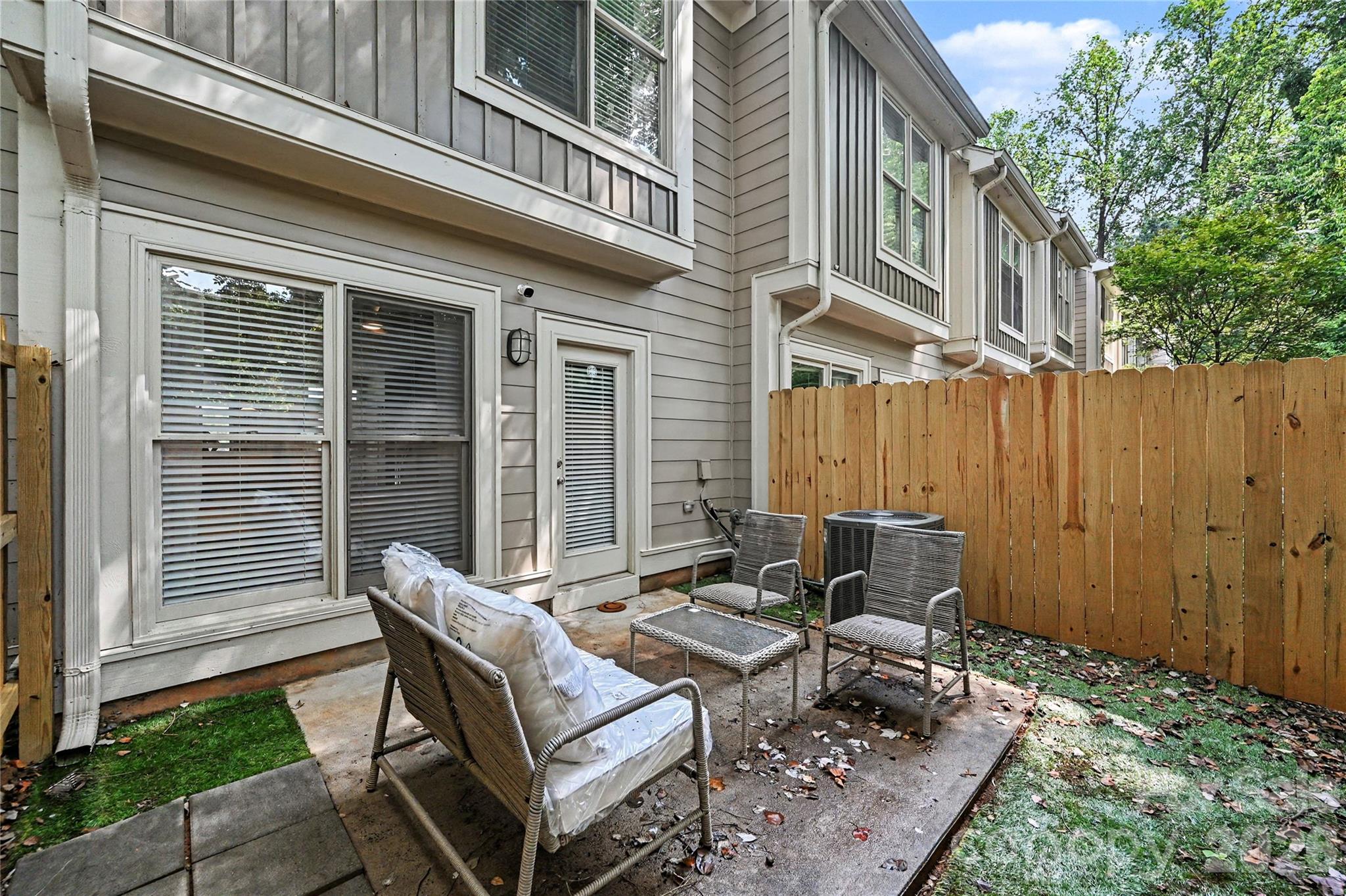 1043 Park West Drive — Charlotte