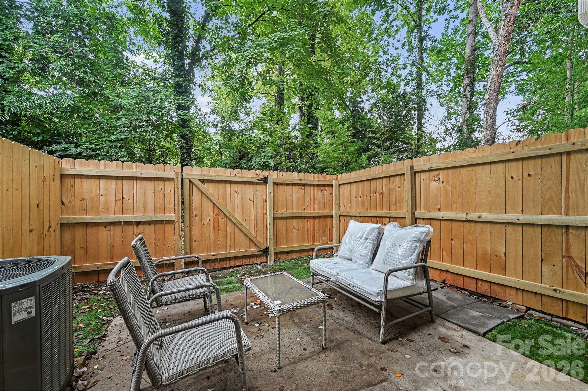 1043 Park West Drive — Charlotte