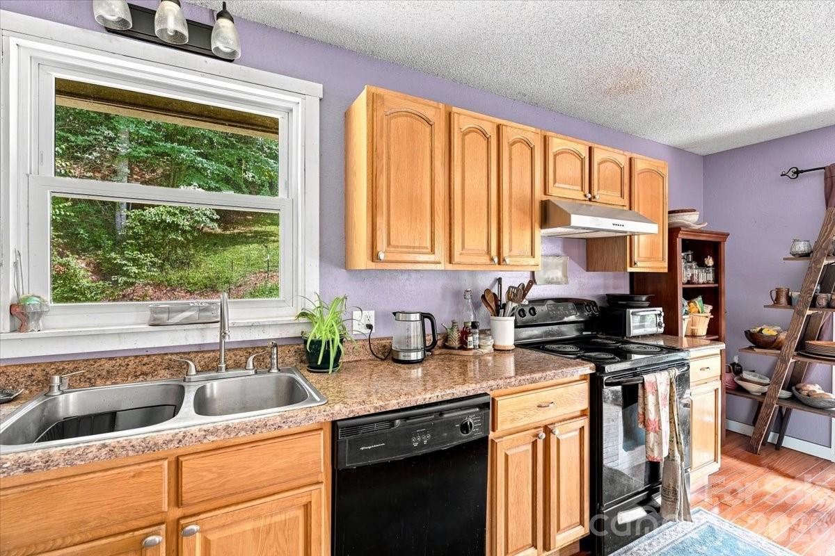 149 Charlie Mac Drive — Burnsville