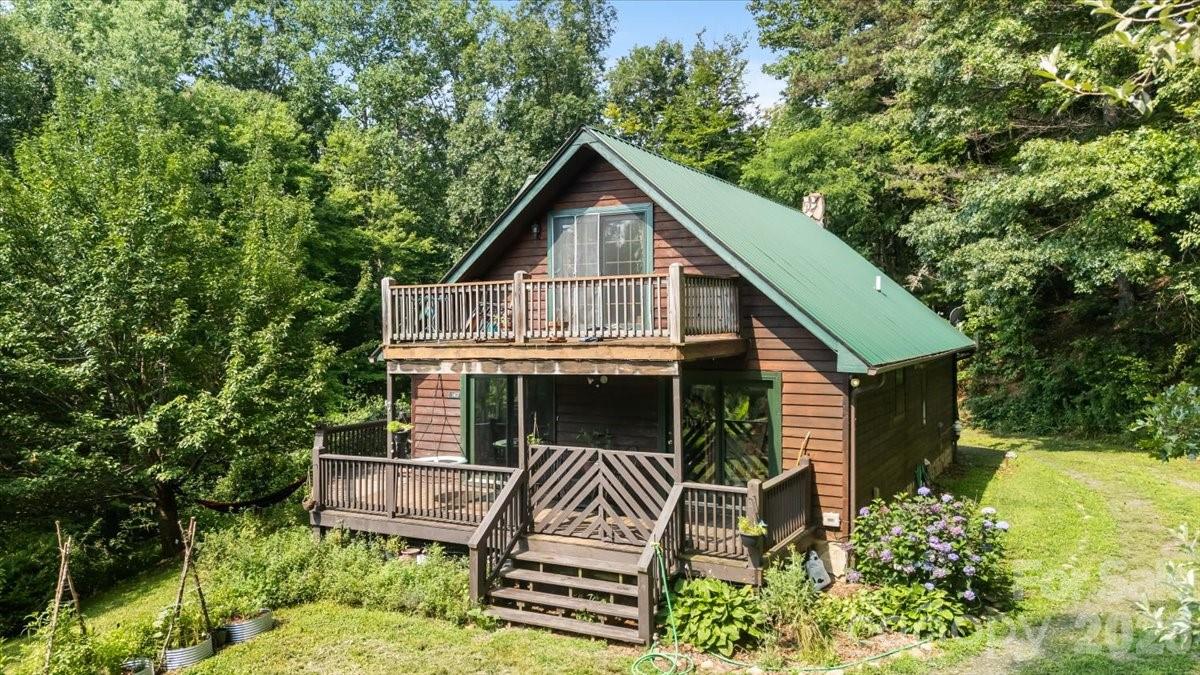 149 Charlie Mac Drive — Burnsville