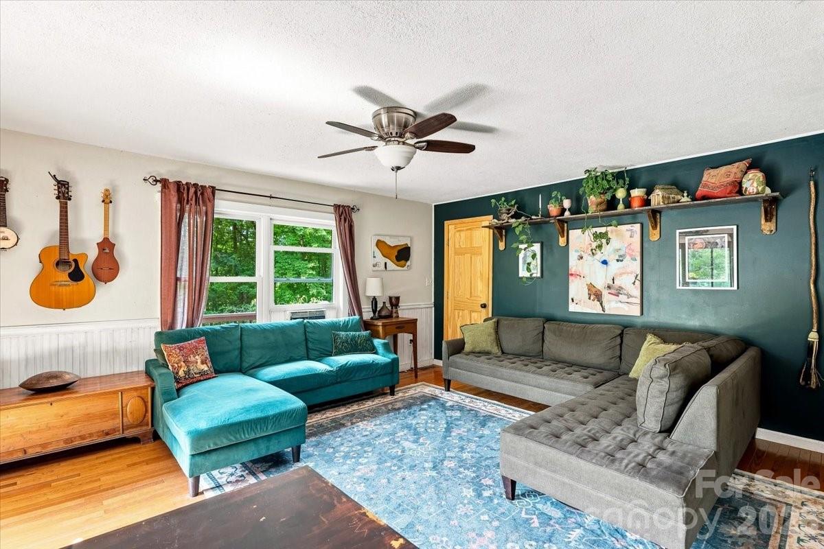 149 Charlie Mac Drive — Burnsville