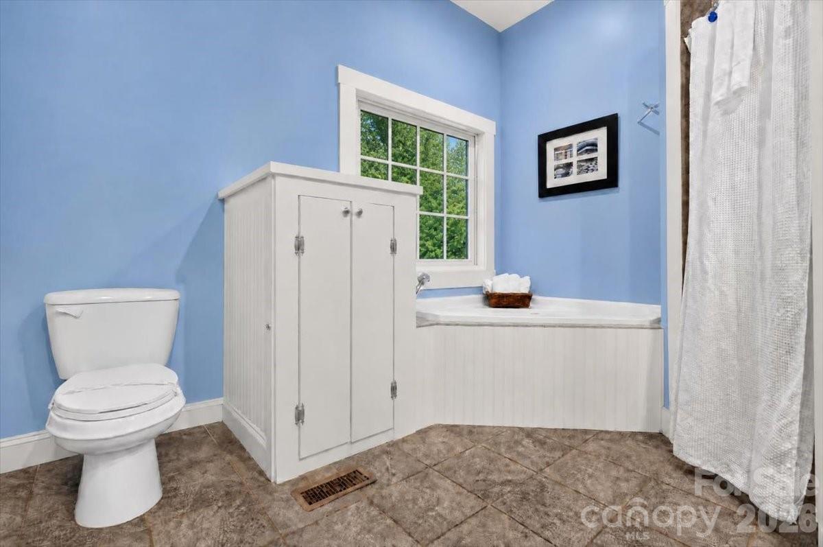 199 Atkins Loop — Lake Junaluska