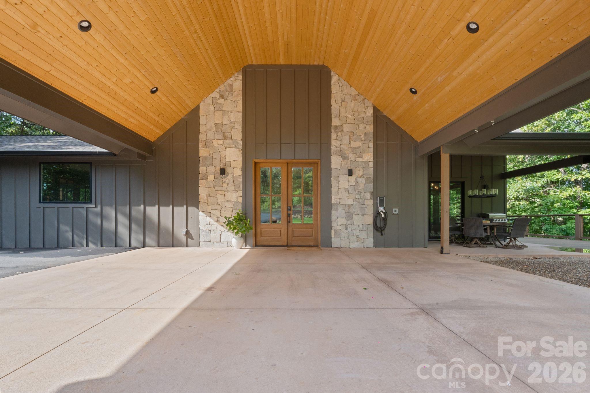 3135 Laurel Heights Drive — Morganton