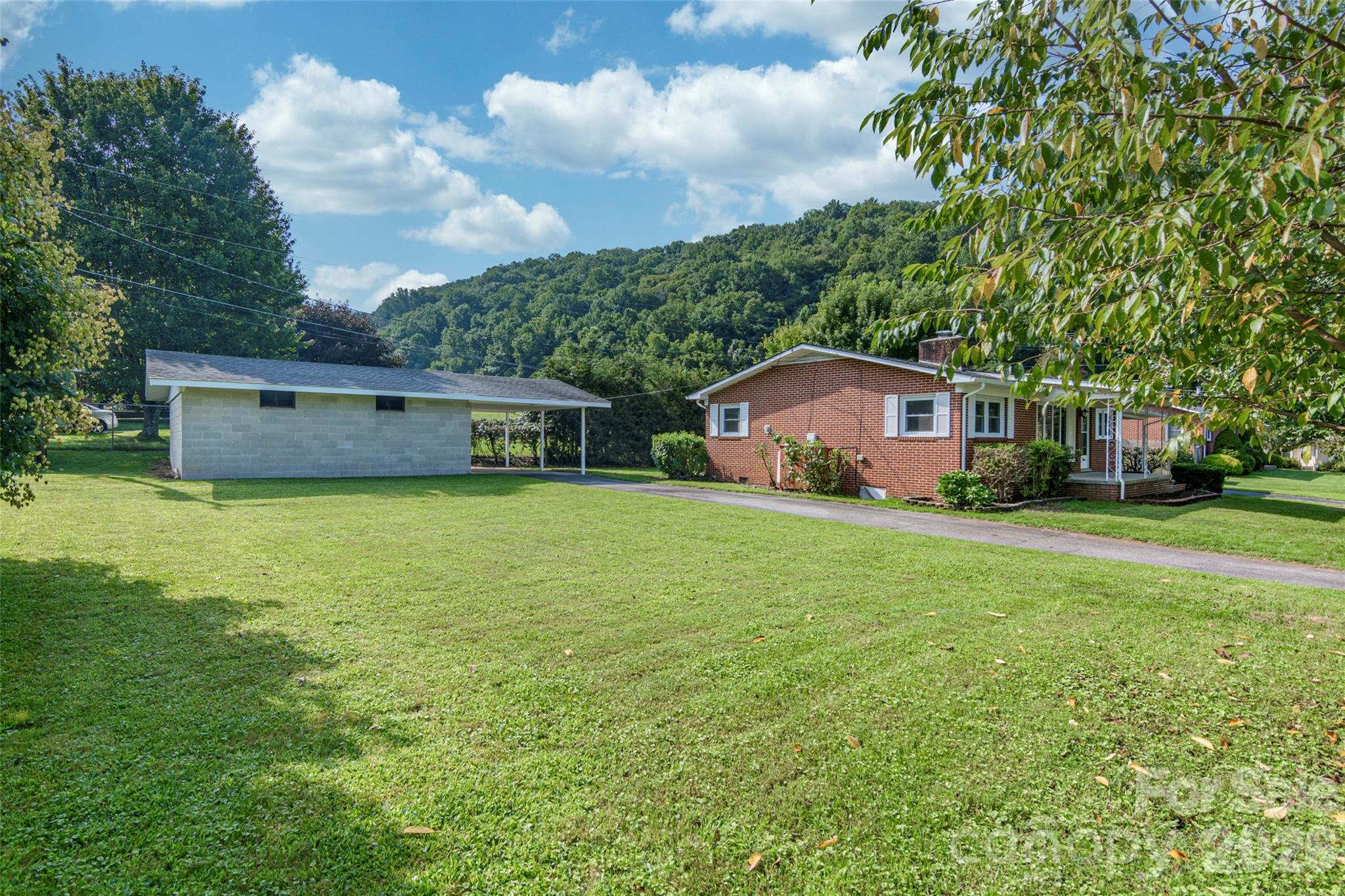 32 Kathy Drive — Waynesville