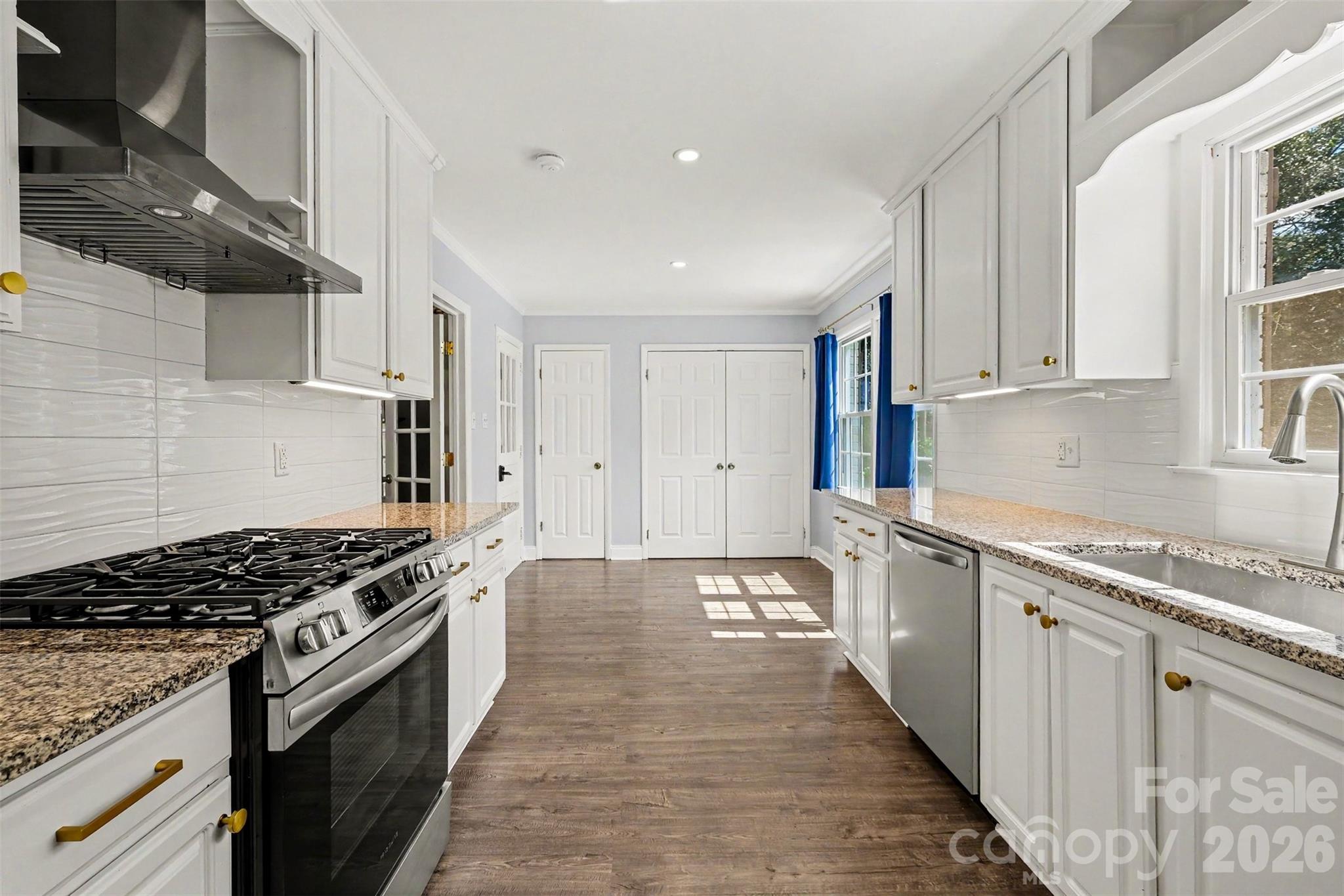 5734 Faulconbridge Road — Charlotte