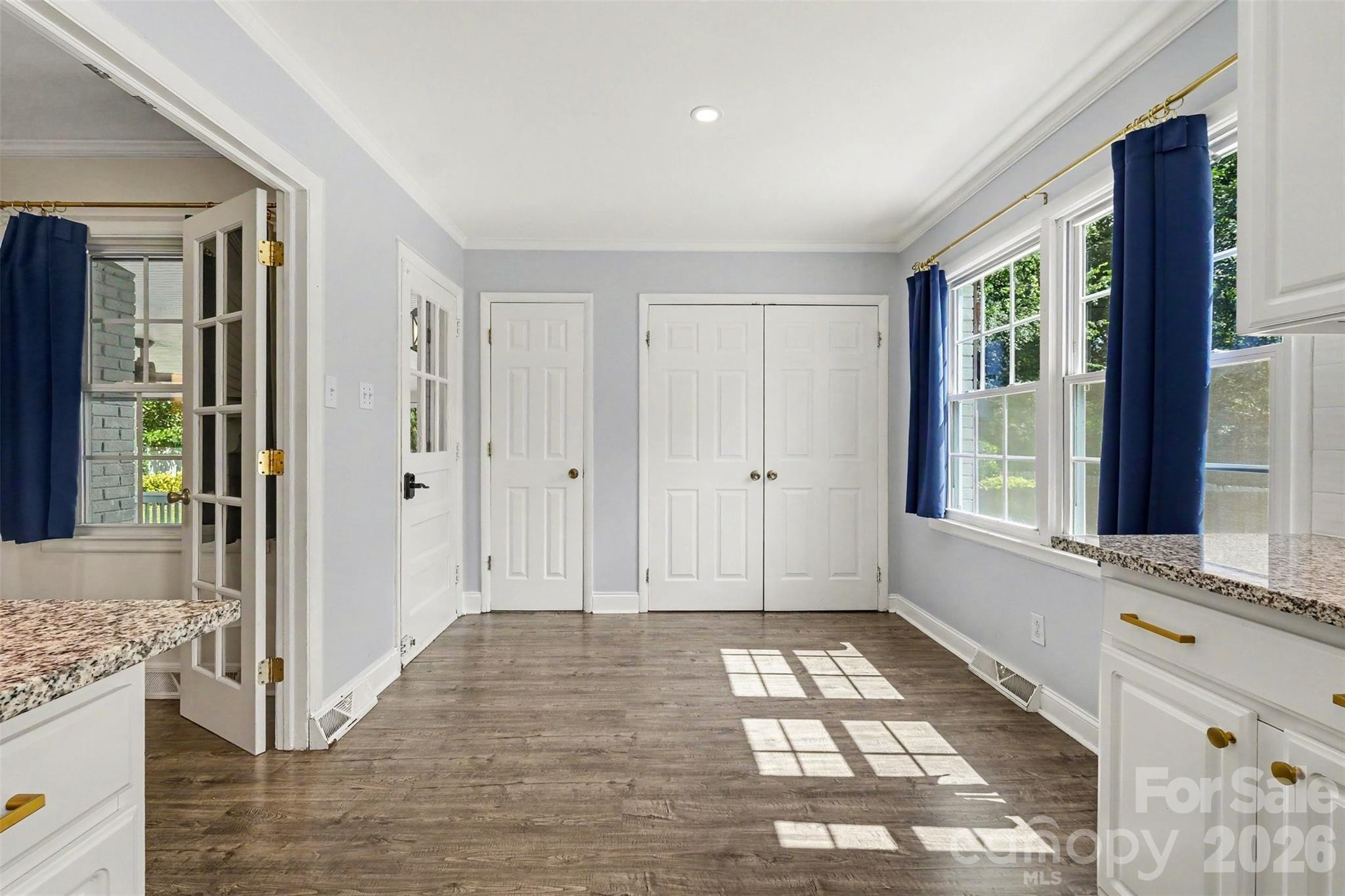 5734 Faulconbridge Road — Charlotte
