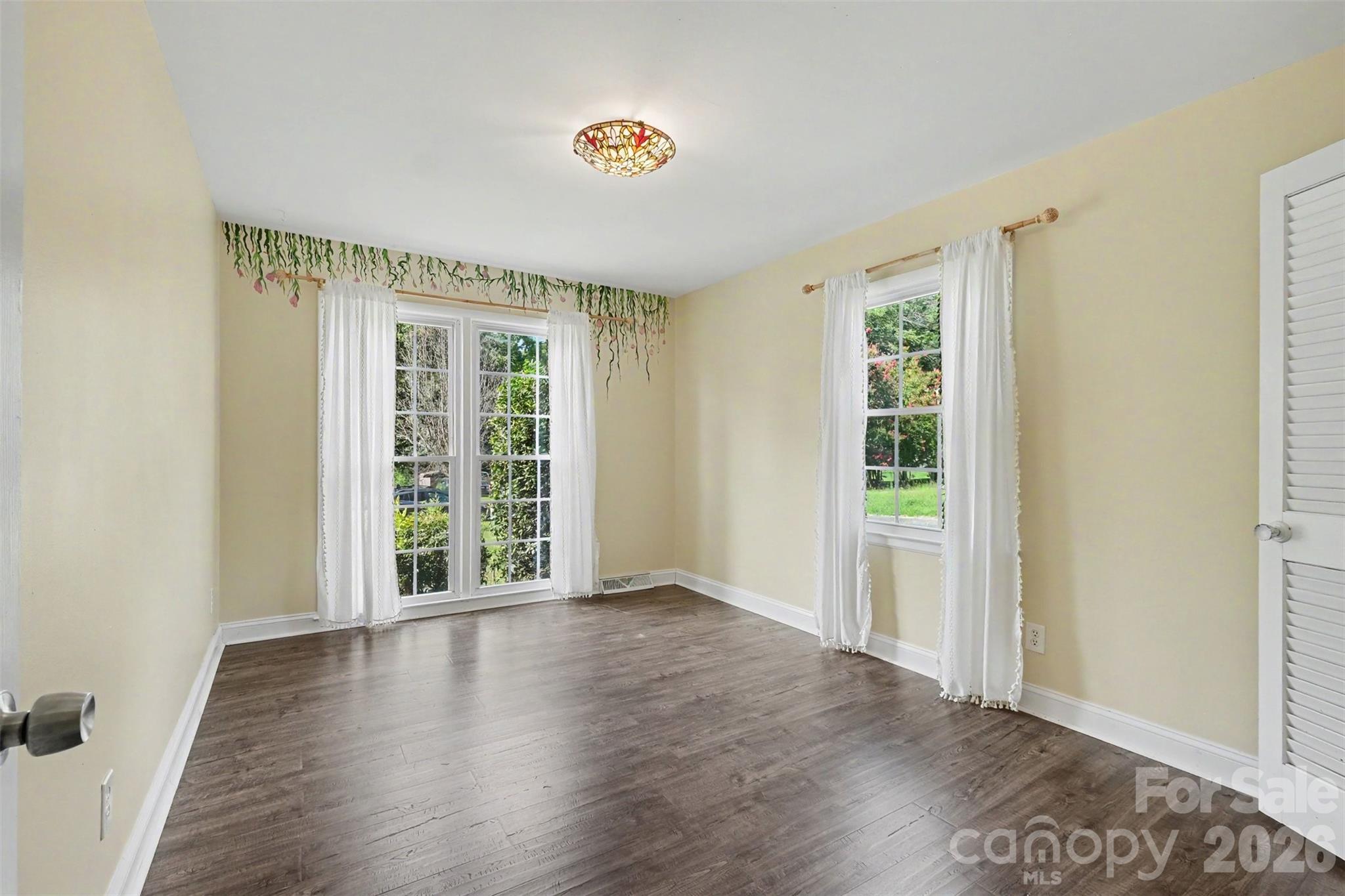 5734 Faulconbridge Road — Charlotte