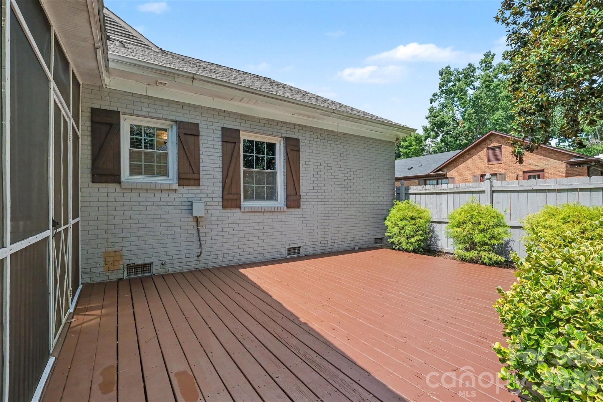 5734 Faulconbridge Road — Charlotte
