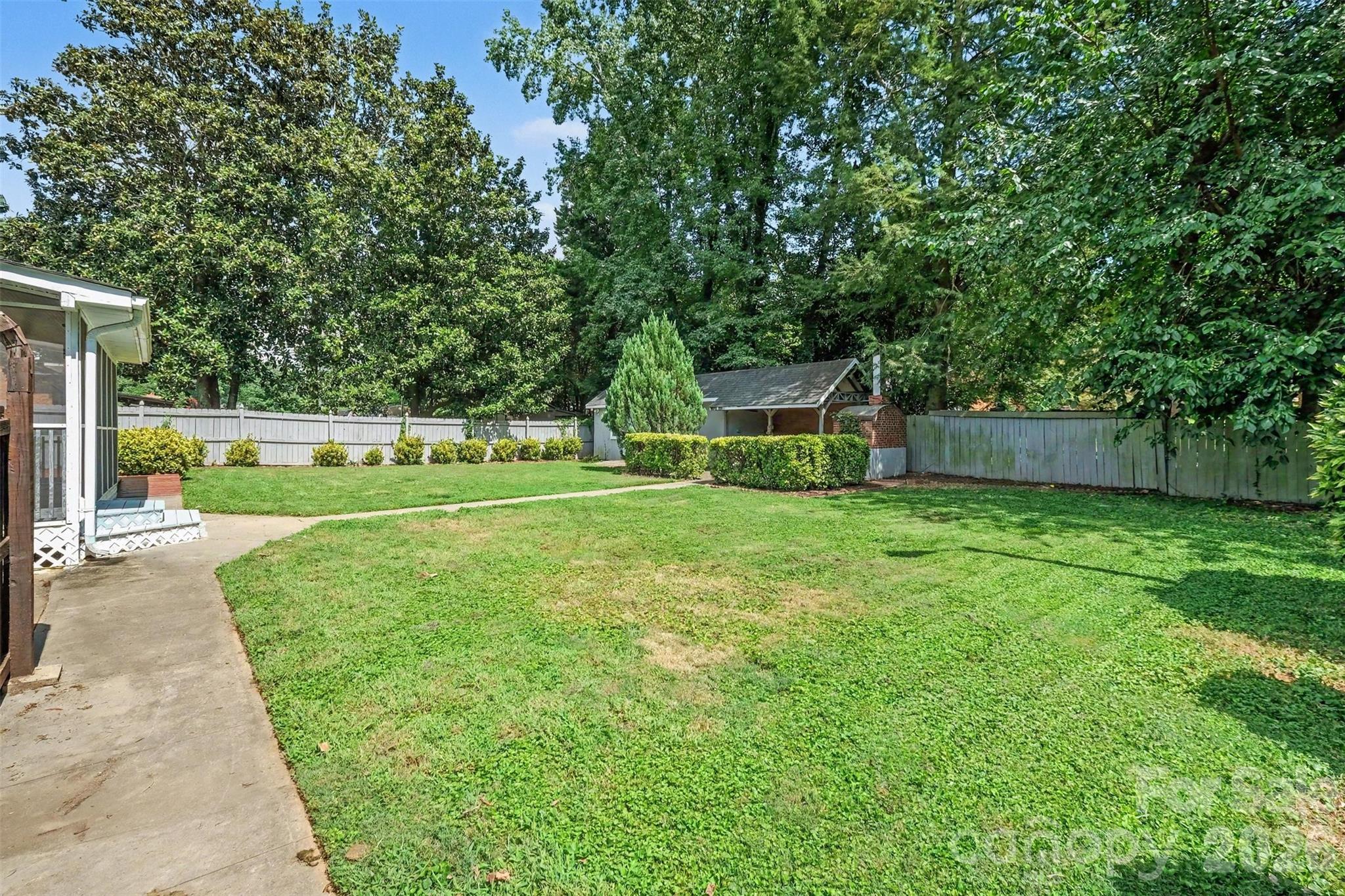 5734 Faulconbridge Road — Charlotte