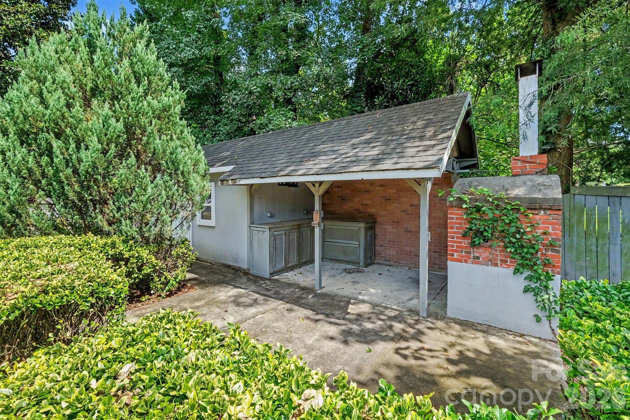 5734 Faulconbridge Road — Charlotte
