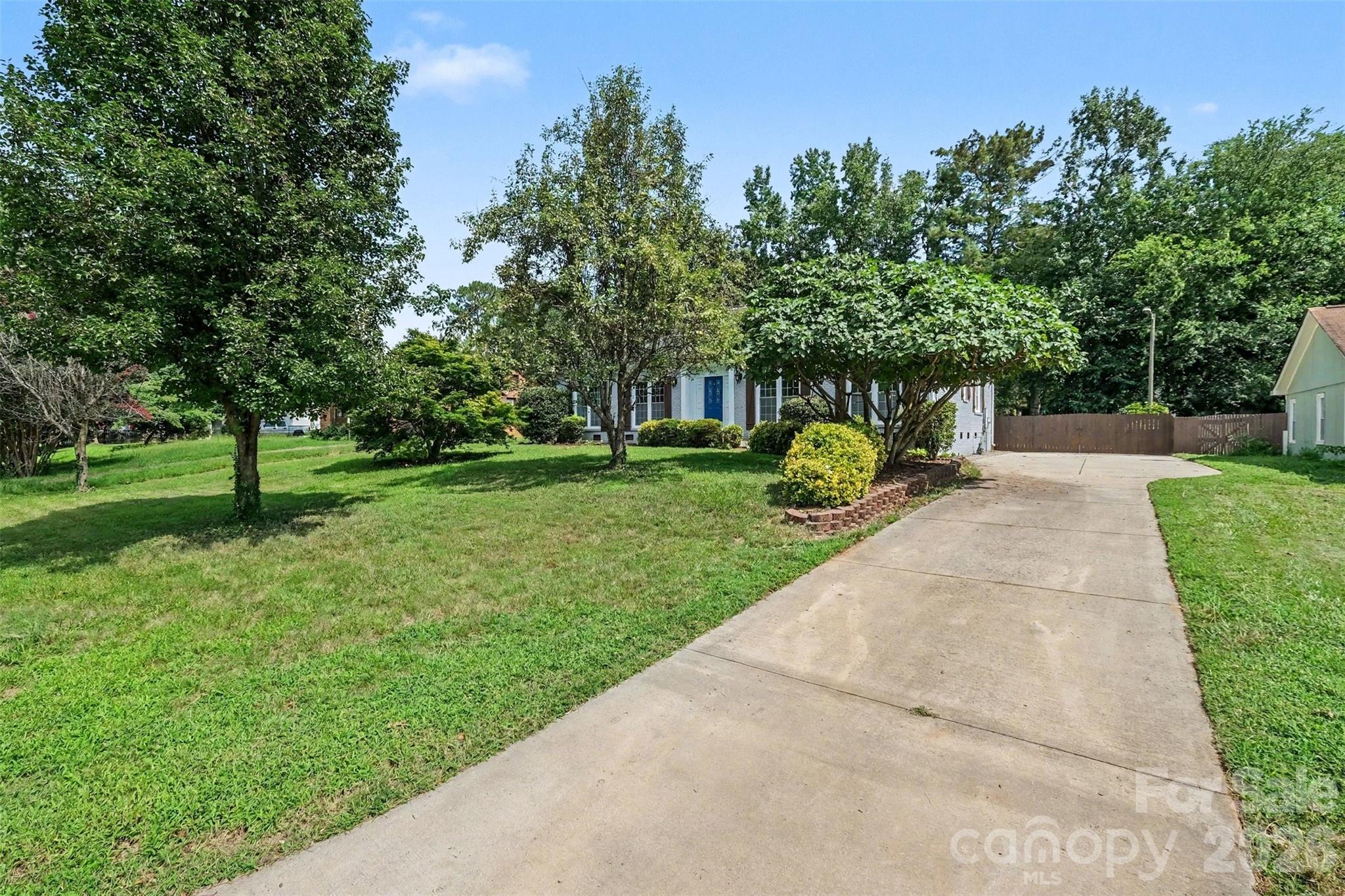5734 Faulconbridge Road — Charlotte