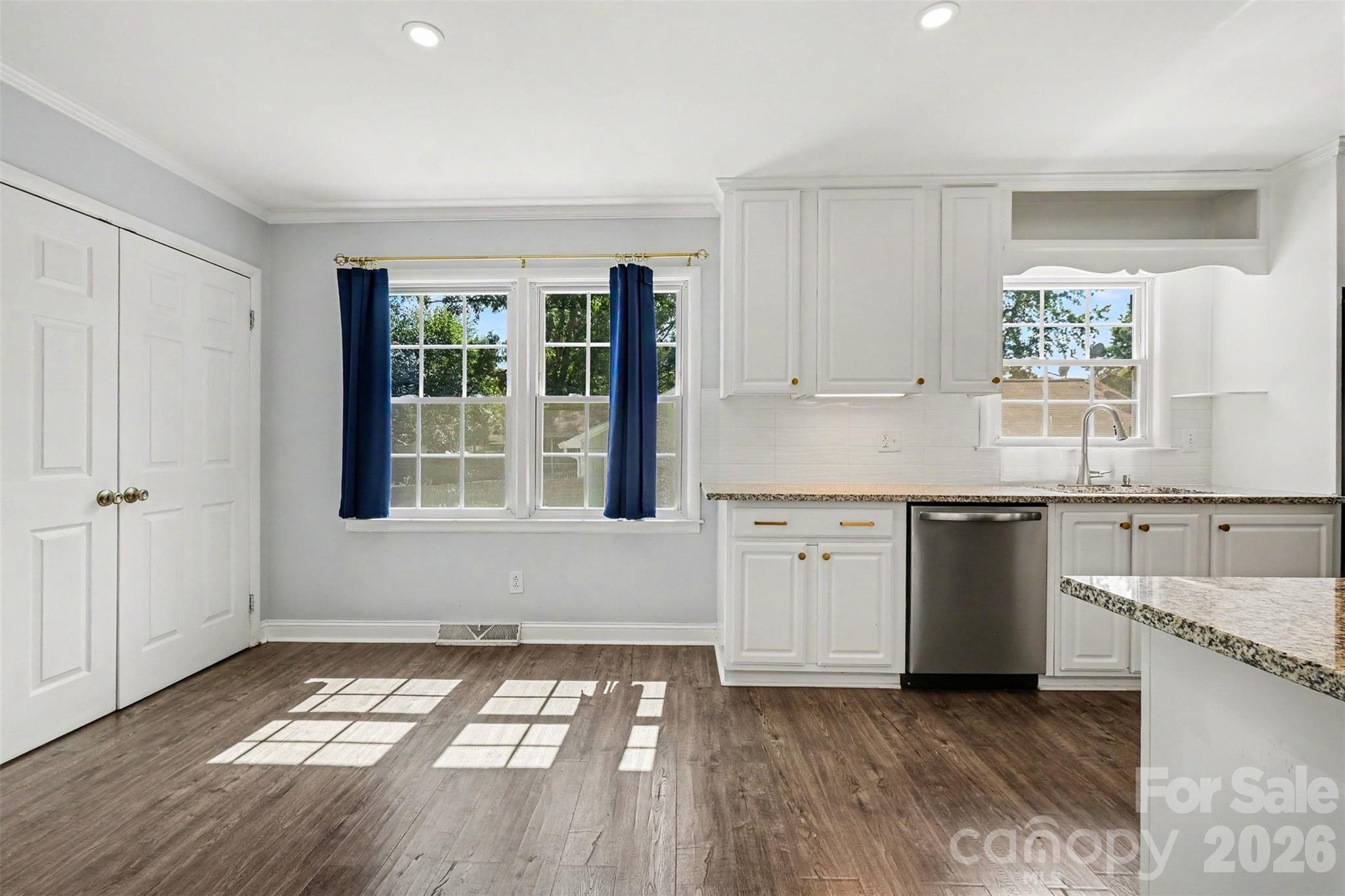 5734 Faulconbridge Road — Charlotte