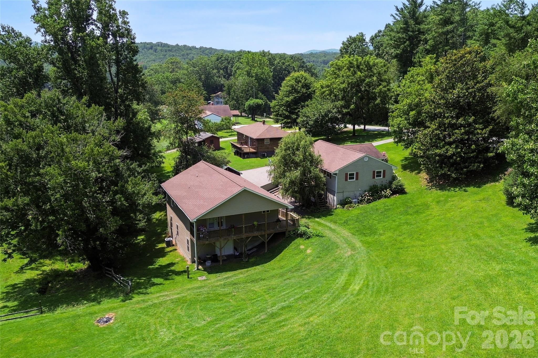 611 Pole Creasman Road — Asheville