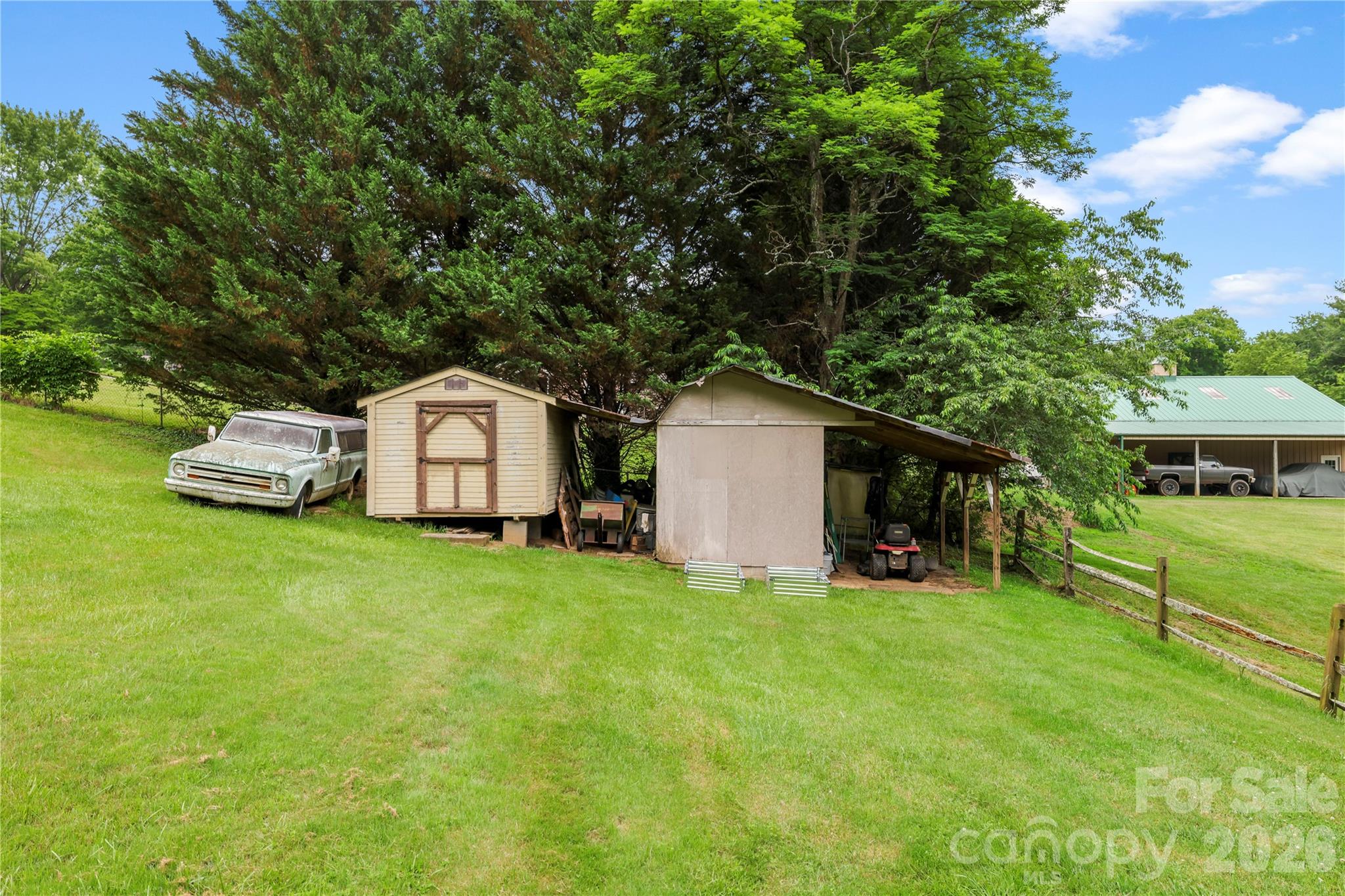 611 Pole Creasman Road — Asheville