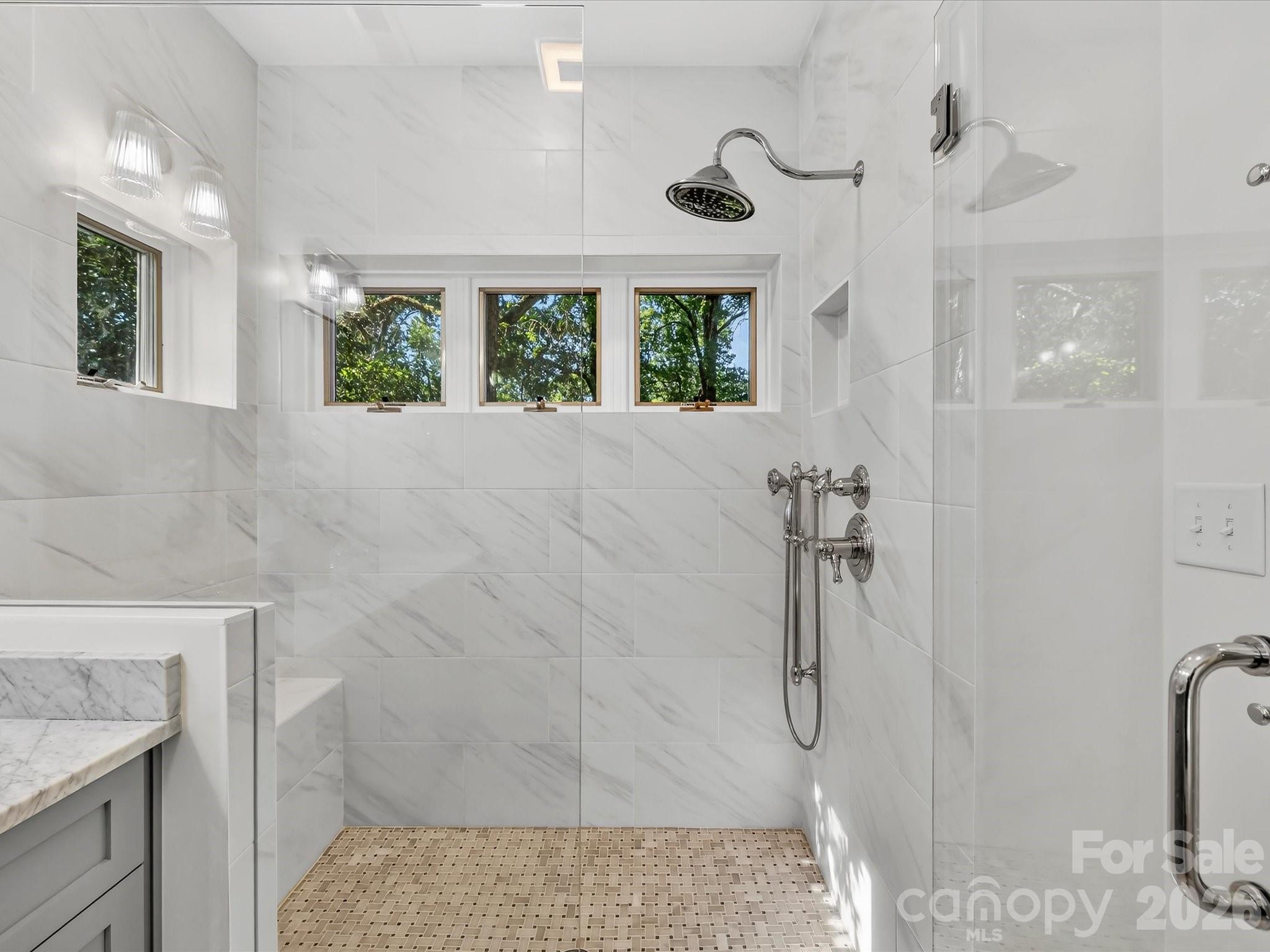 1824 Chestnut Avenue — Charlotte