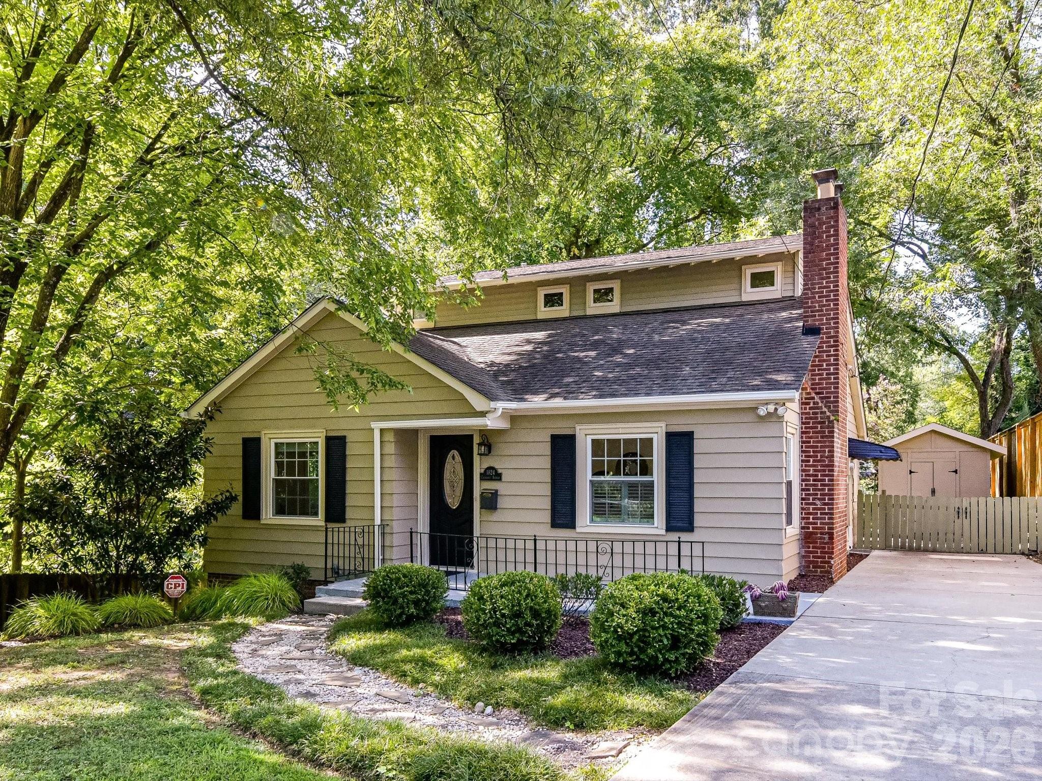 1824 Chestnut Avenue — Charlotte