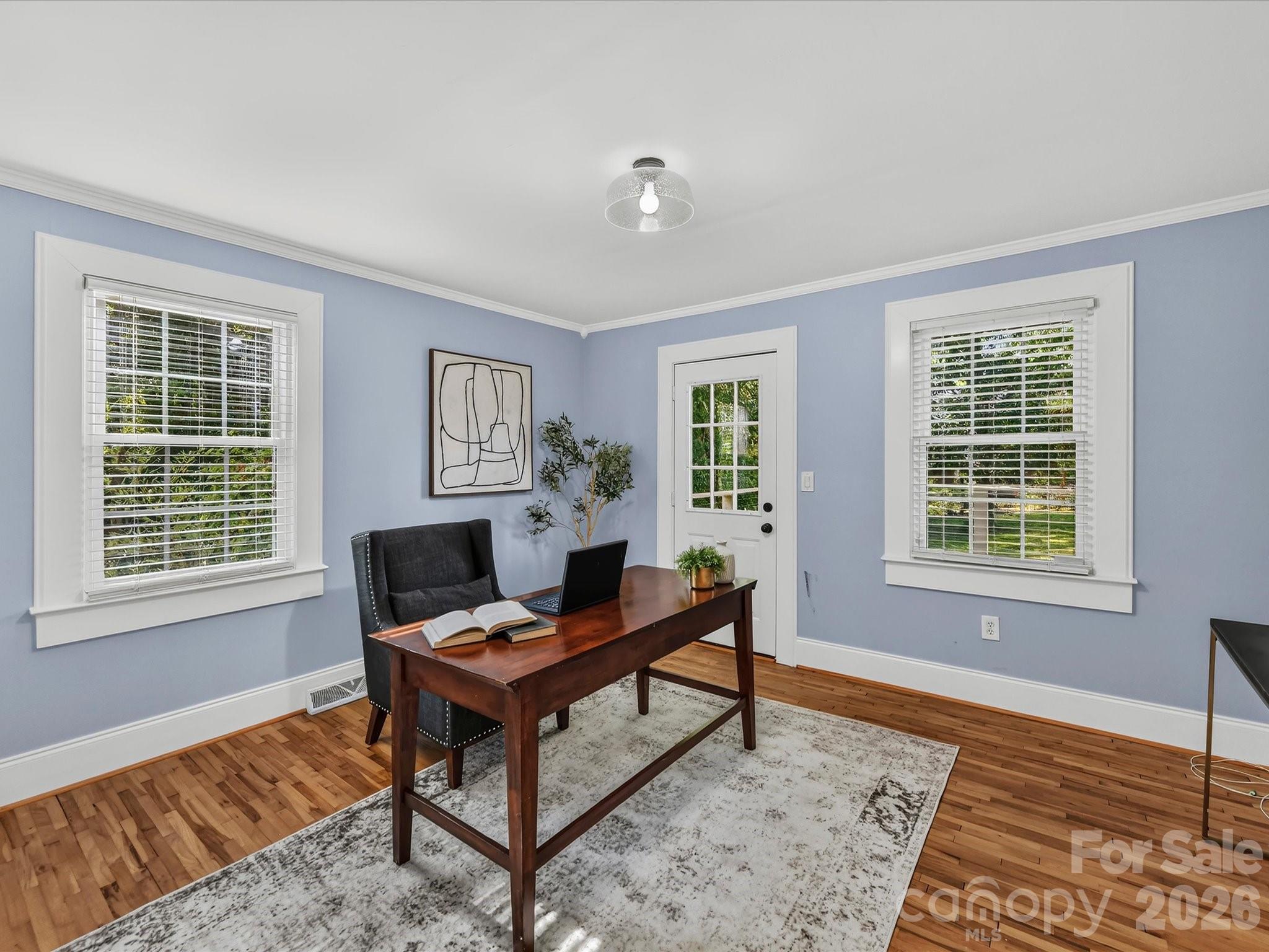 1824 Chestnut Avenue — Charlotte