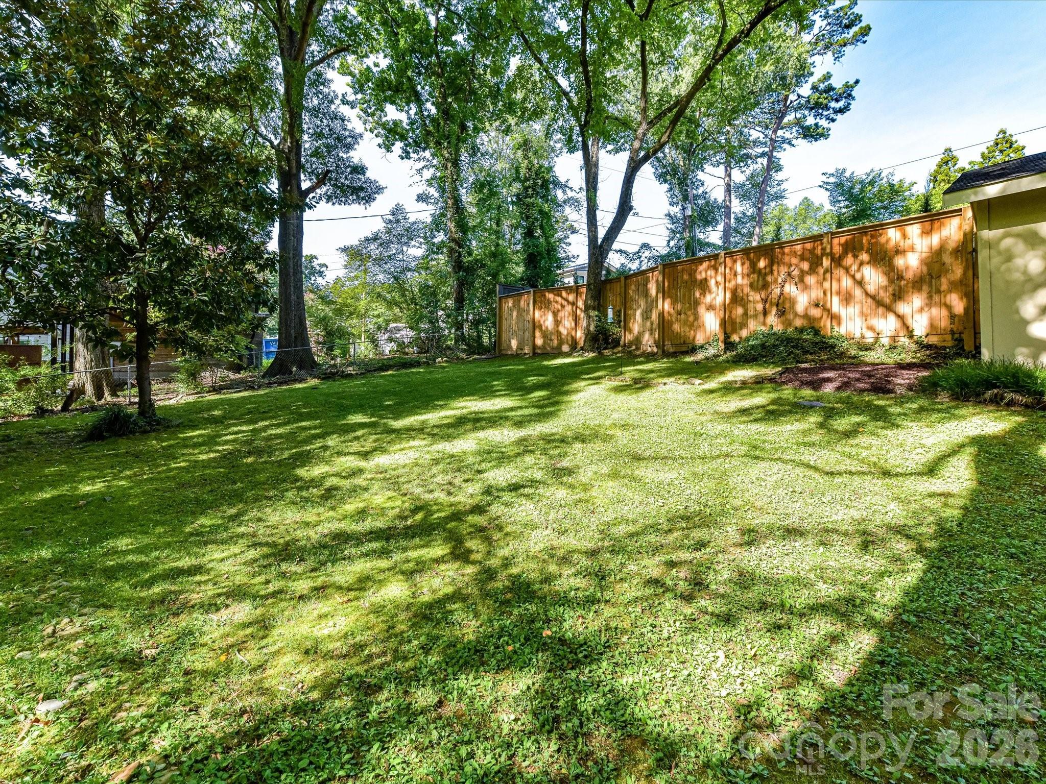 1824 Chestnut Avenue — Charlotte