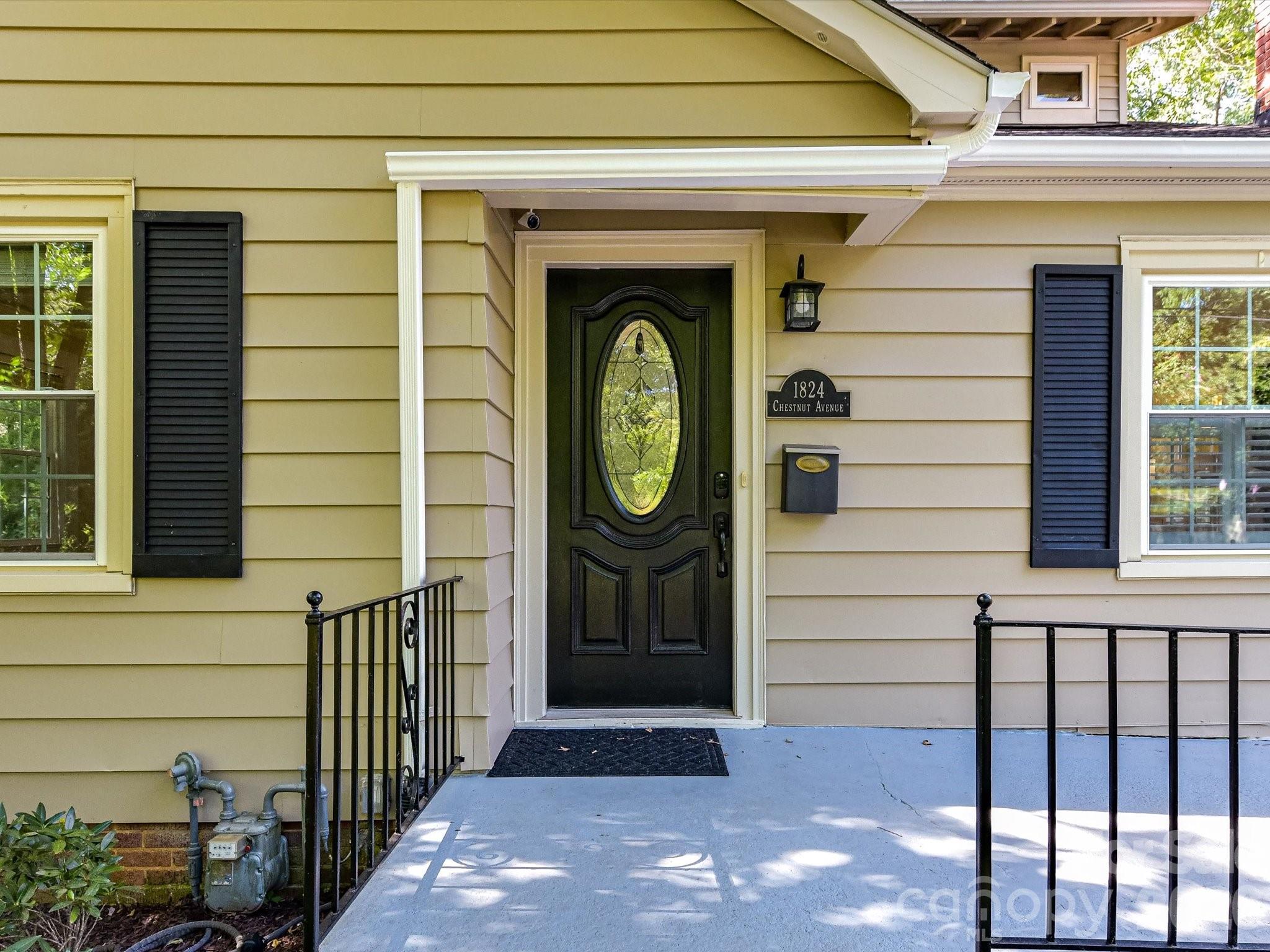 1824 Chestnut Avenue — Charlotte