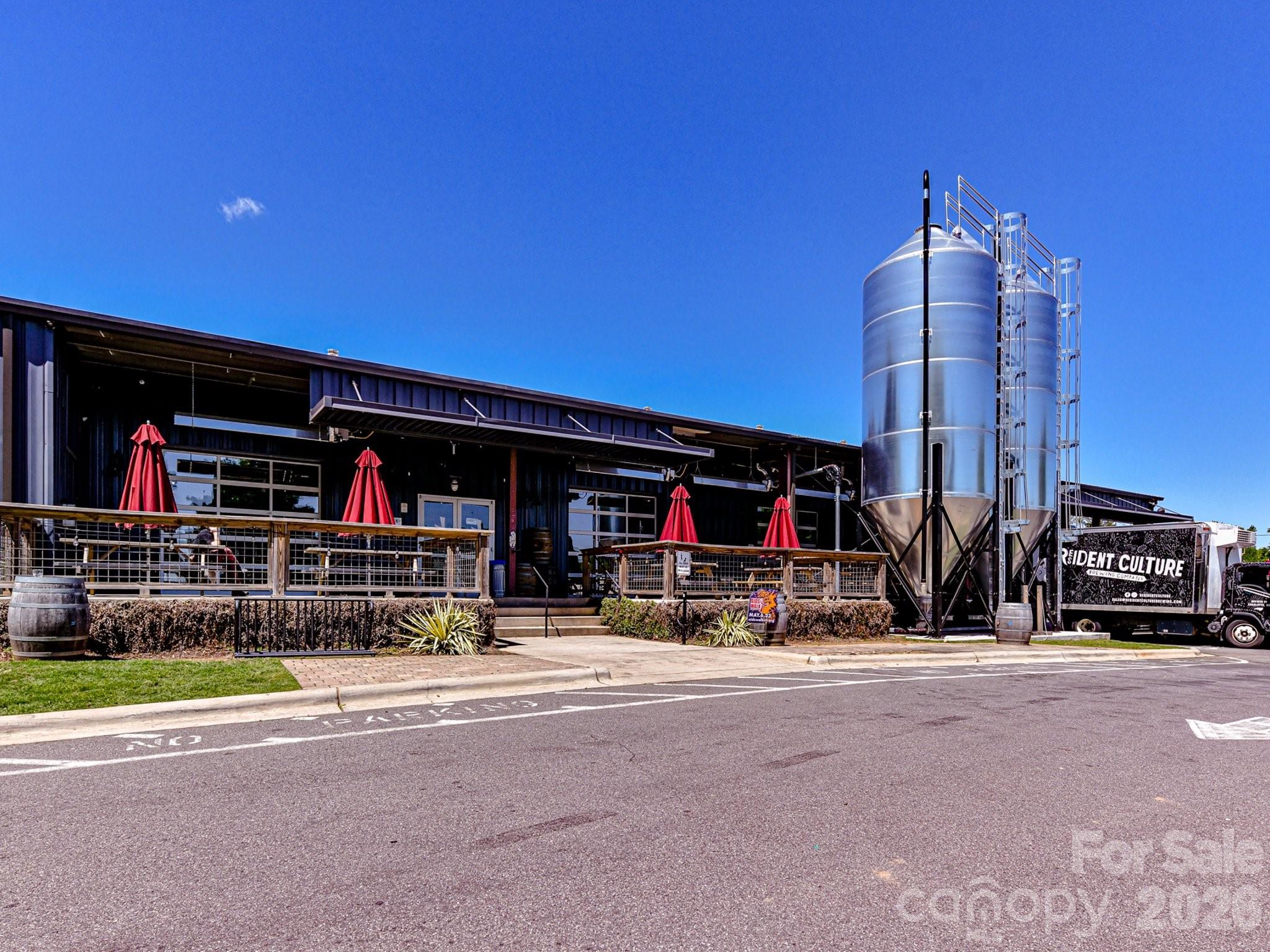 1824 Chestnut Avenue — Charlotte