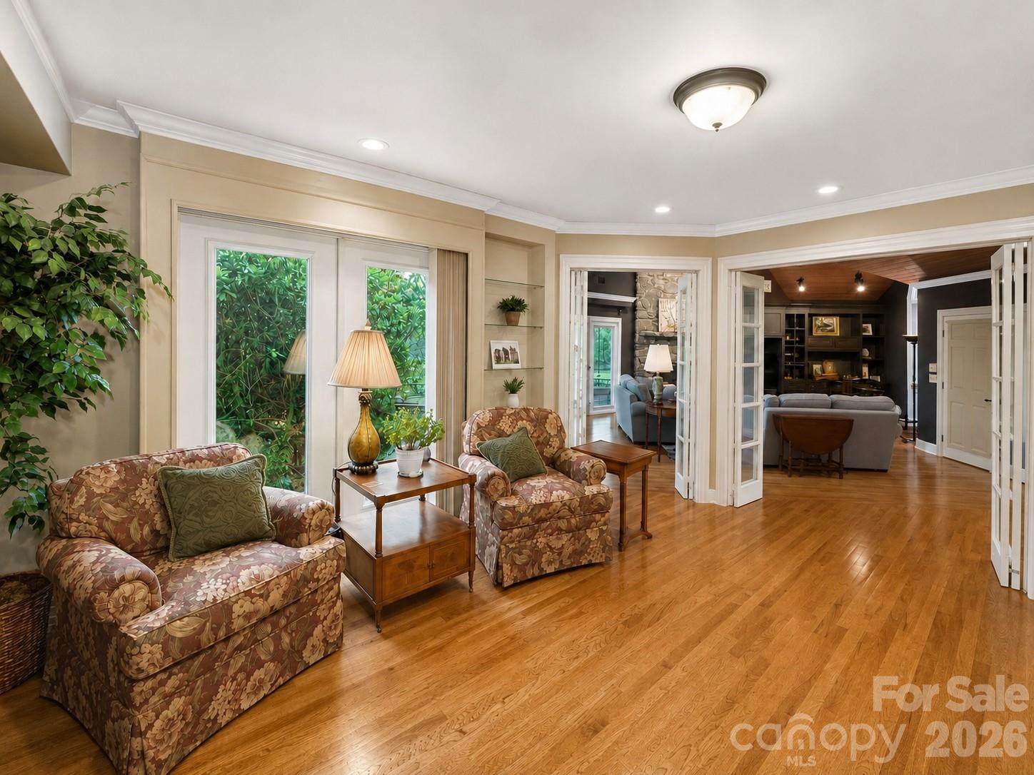 4821 Elmhurst Drive NE — Hickory