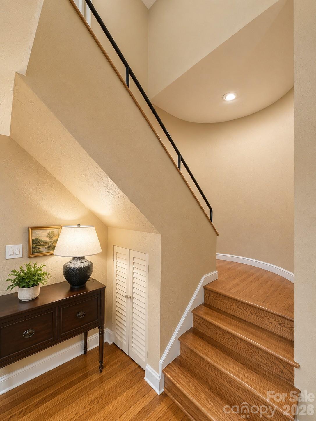 4821 Elmhurst Drive NE — Hickory