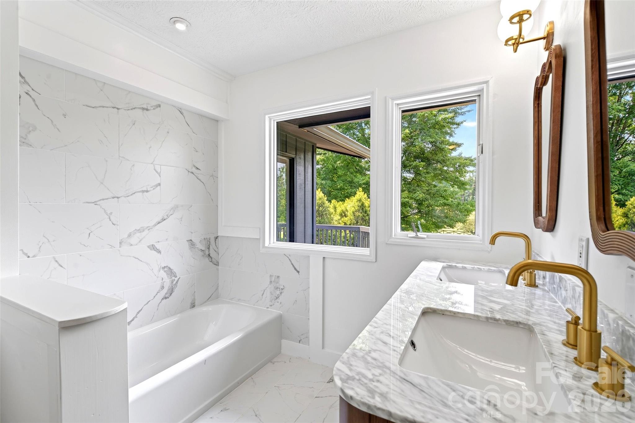 208 Dogwood Lane — Black Mountain