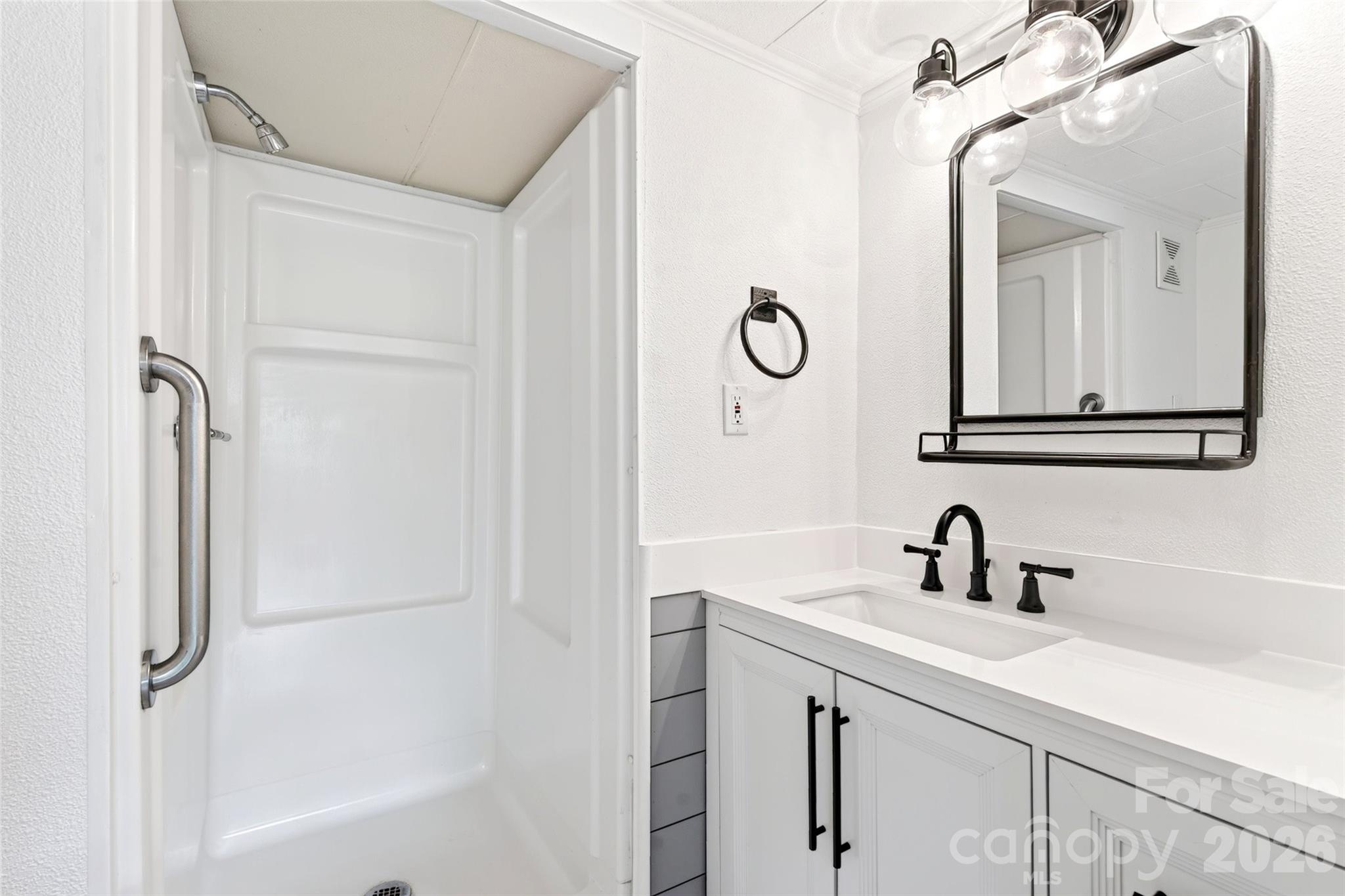 208 Dogwood Lane — Black Mountain