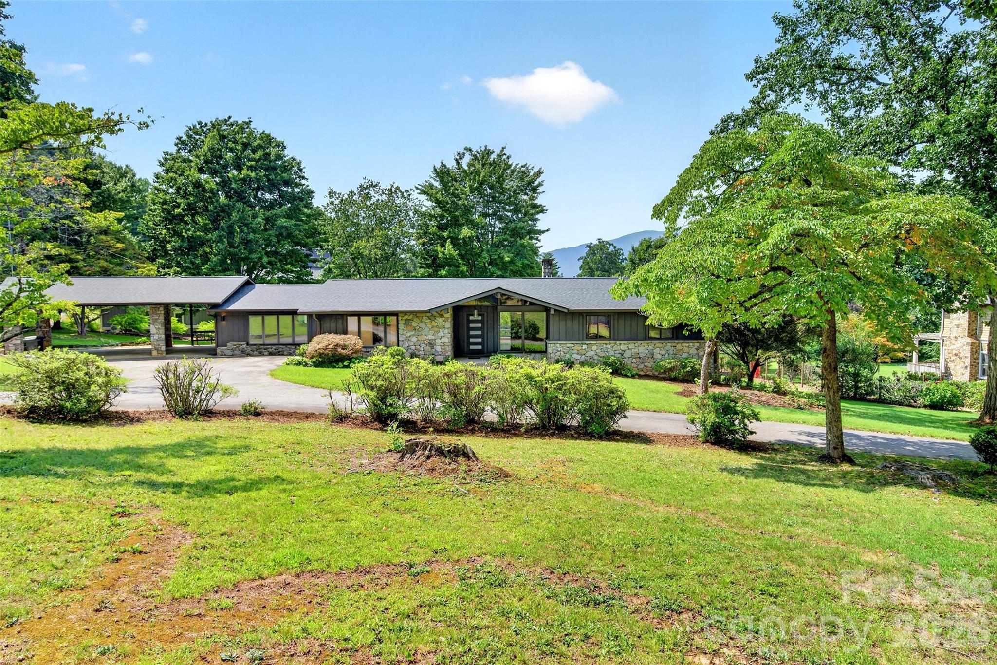 208 Dogwood Lane — Black Mountain