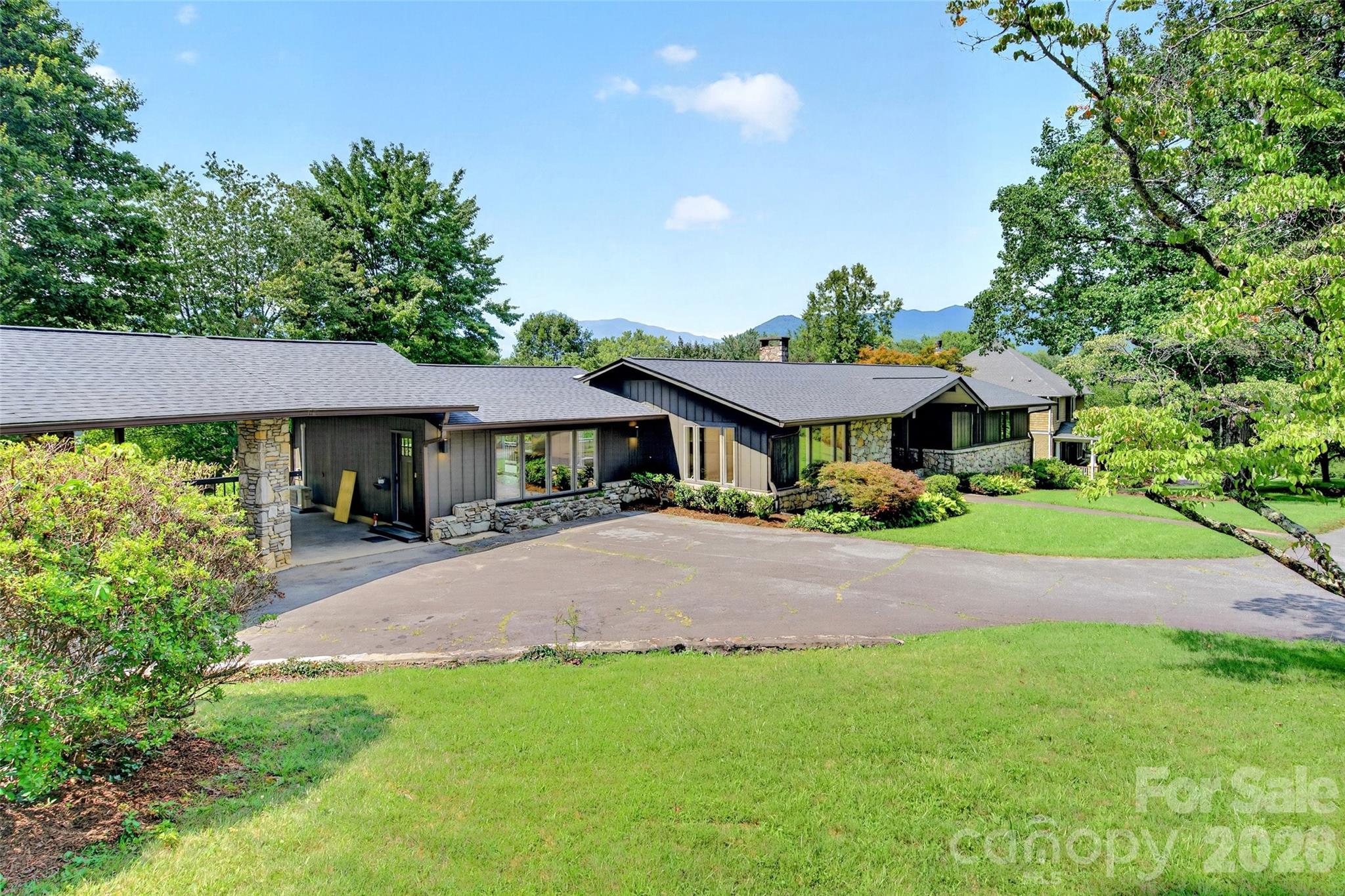 208 Dogwood Lane — Black Mountain