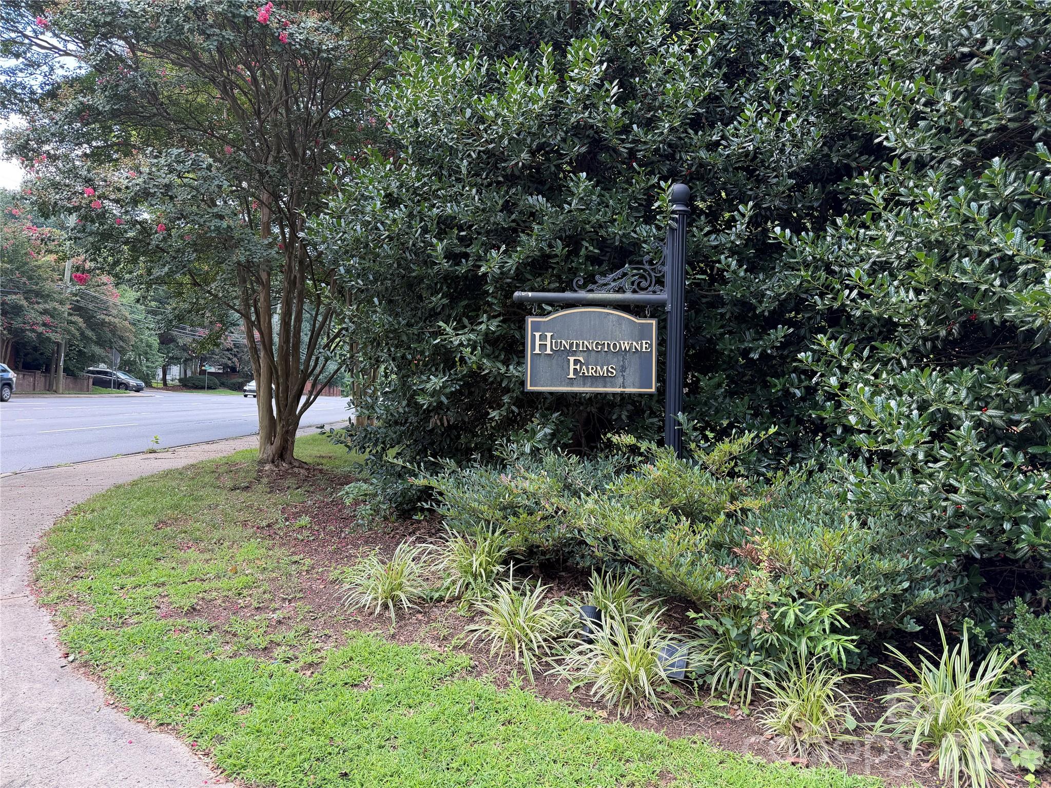 2701 Creekbed Lane — Charlotte