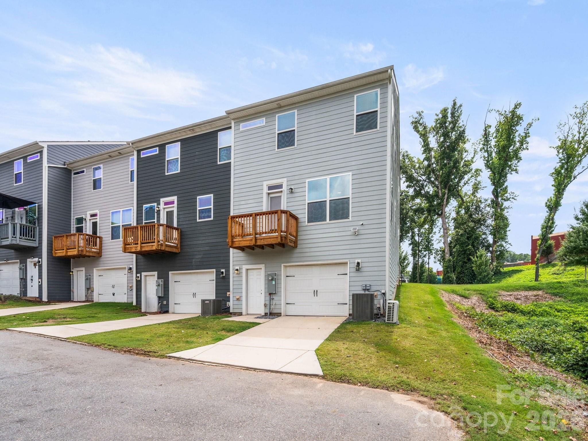 1001 Township Parkway — Belmont