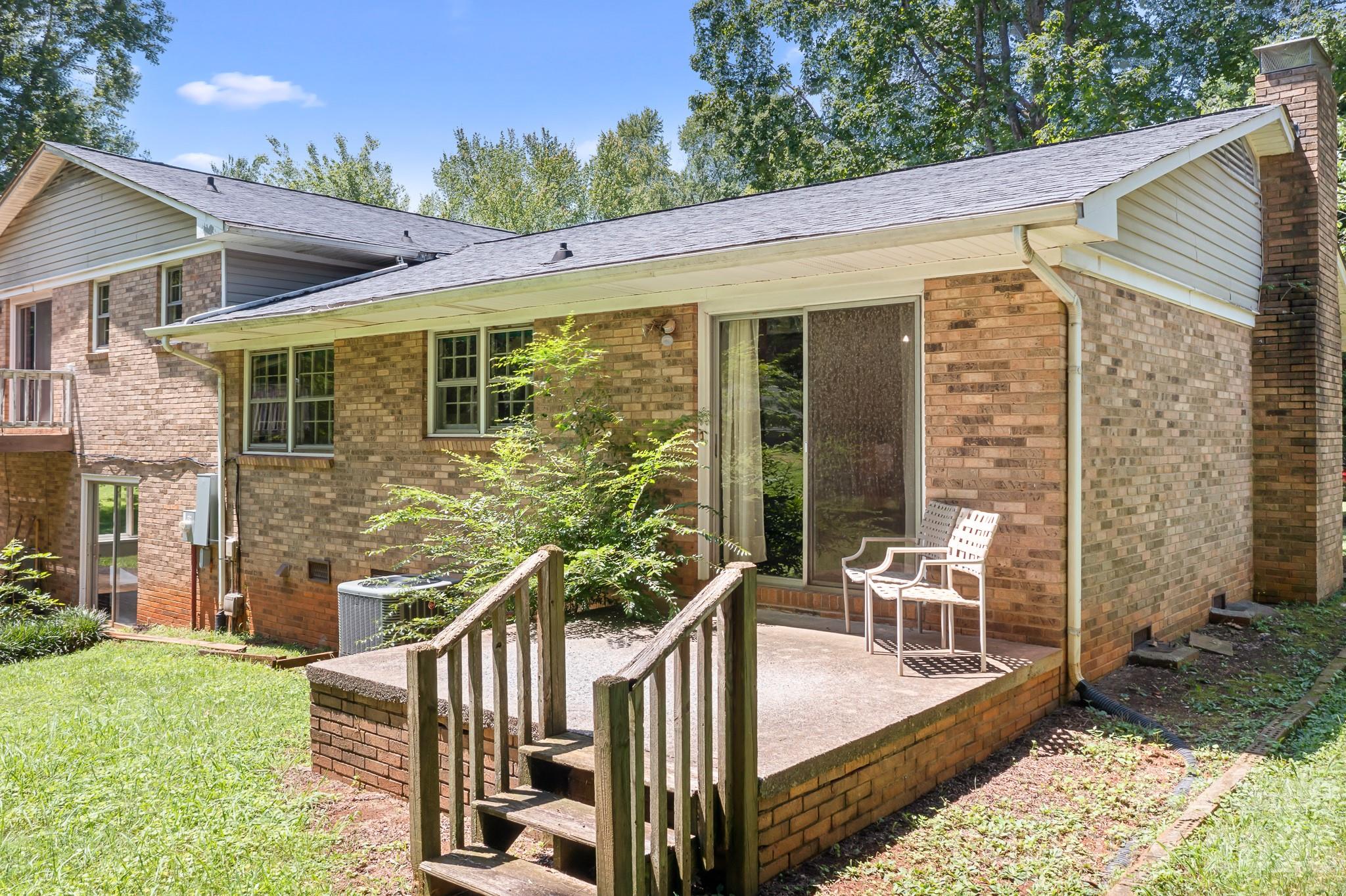 1009 Springs Road — Lincolnton