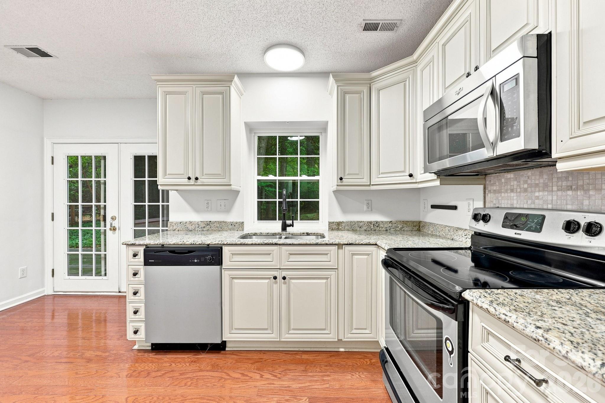 6004 Elm Cove Lane — Charlotte